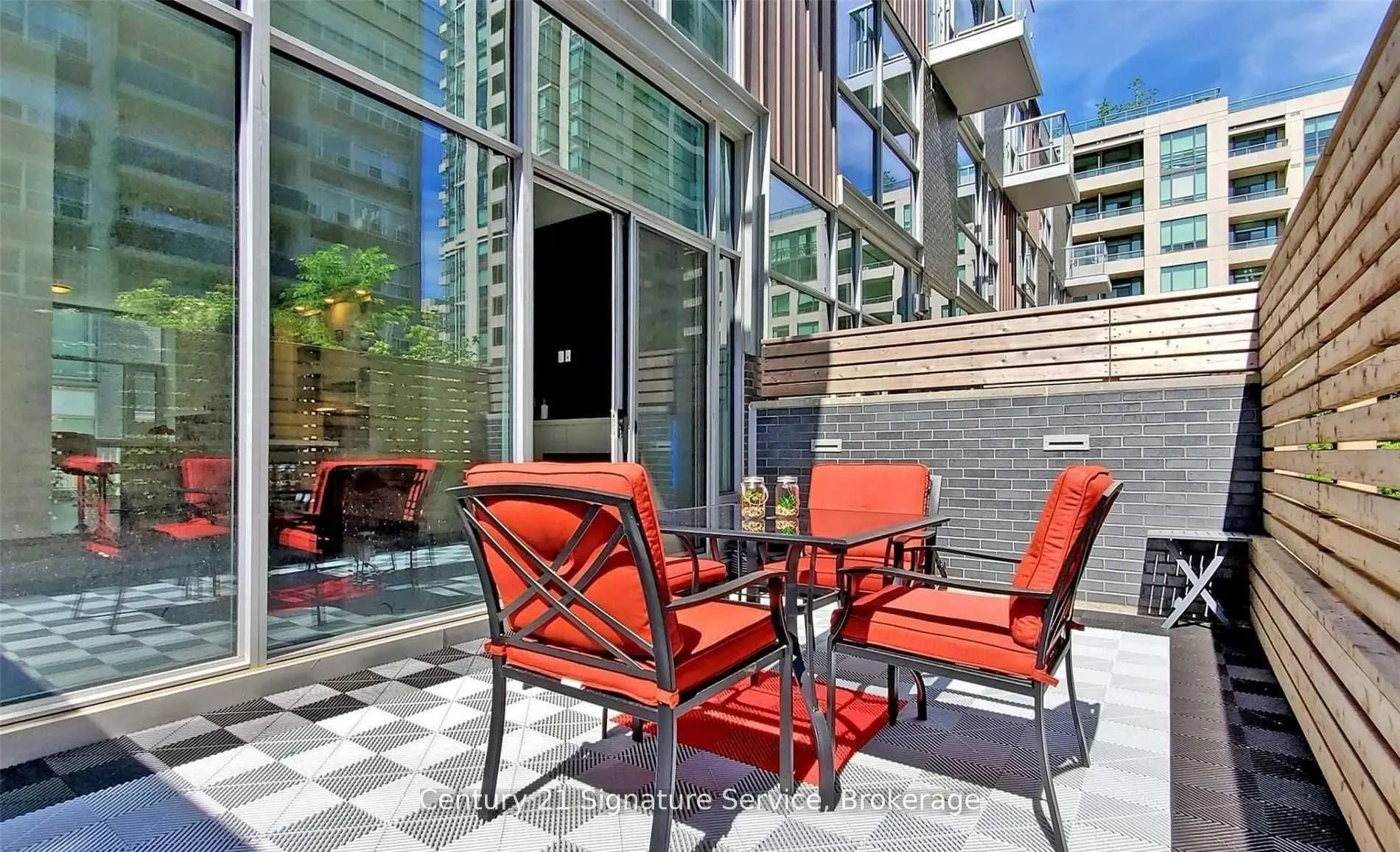 101 Erskine Avenue, #TH05