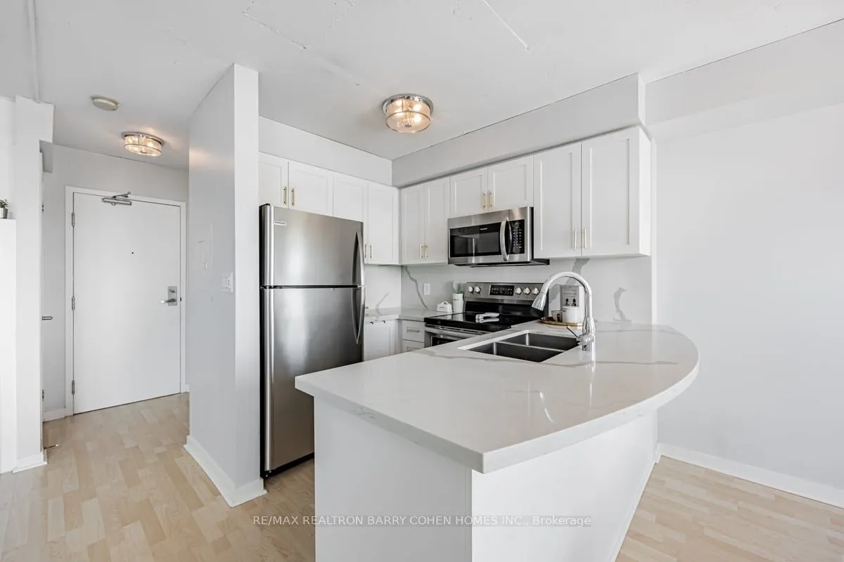 800 King Street W, #PH 803
