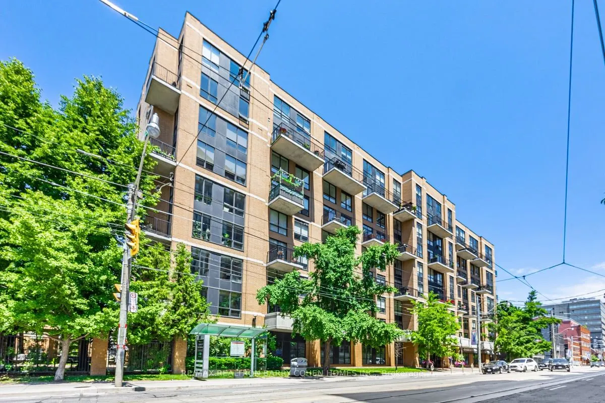 800 King Street W, #PH 803