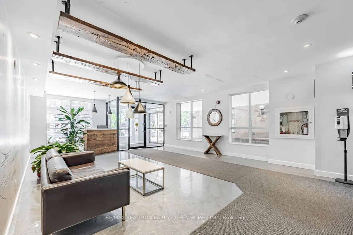 800 King Street W, #PH 803