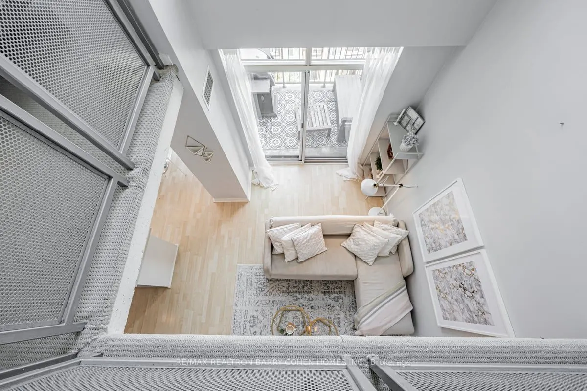 800 King Street W, #PH 803