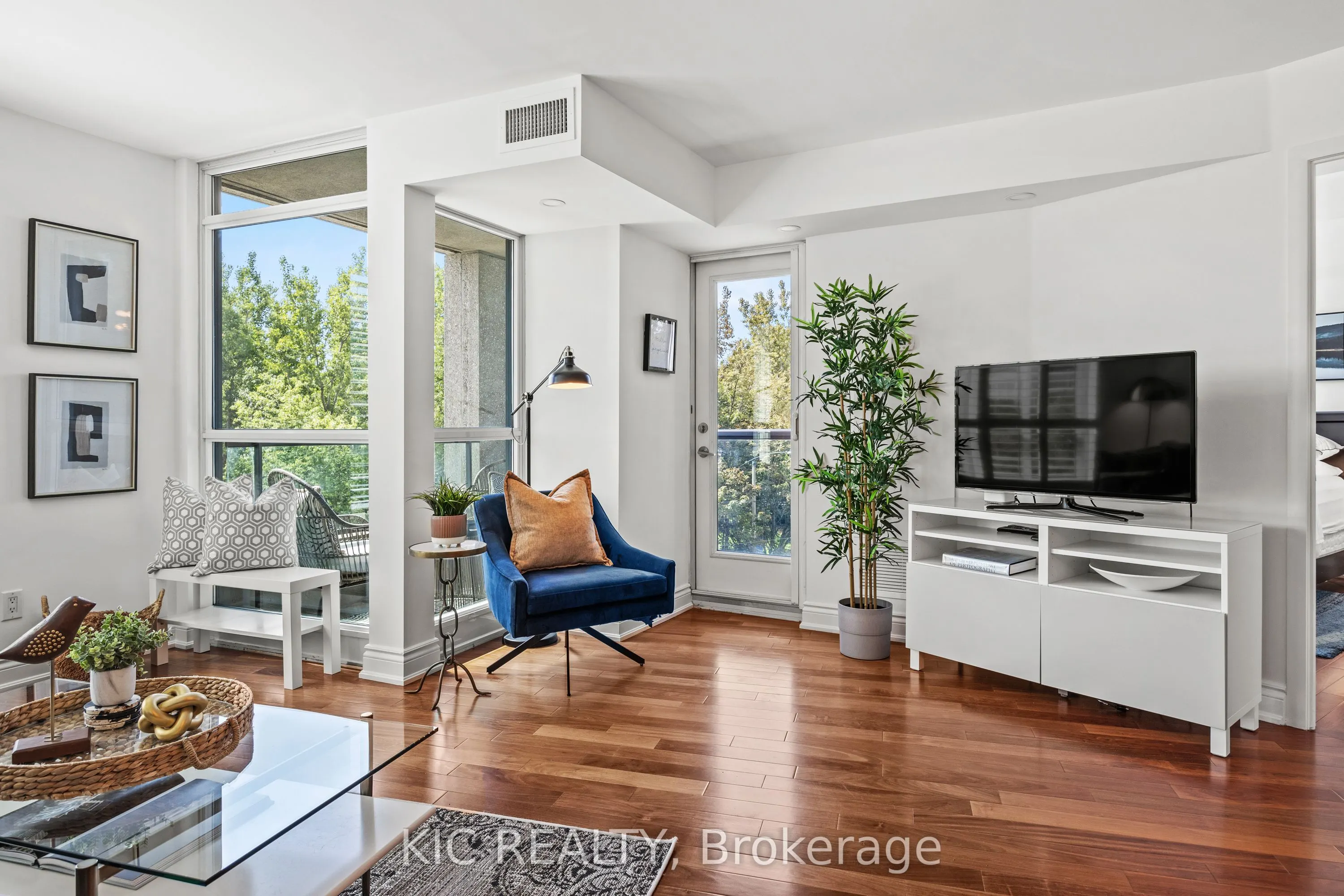 219 Fort York Boulevard, #409