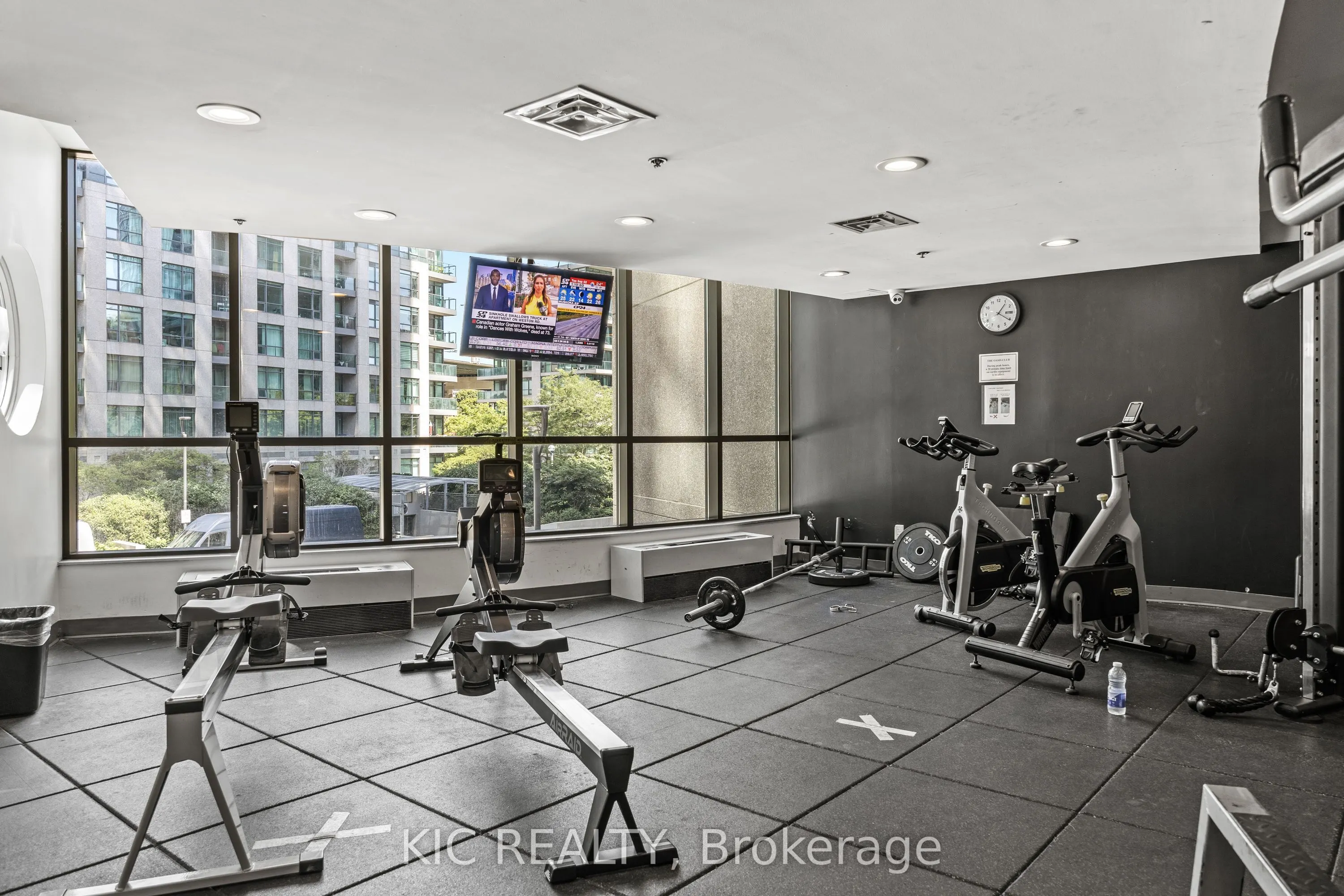 219 Fort York Boulevard, #409