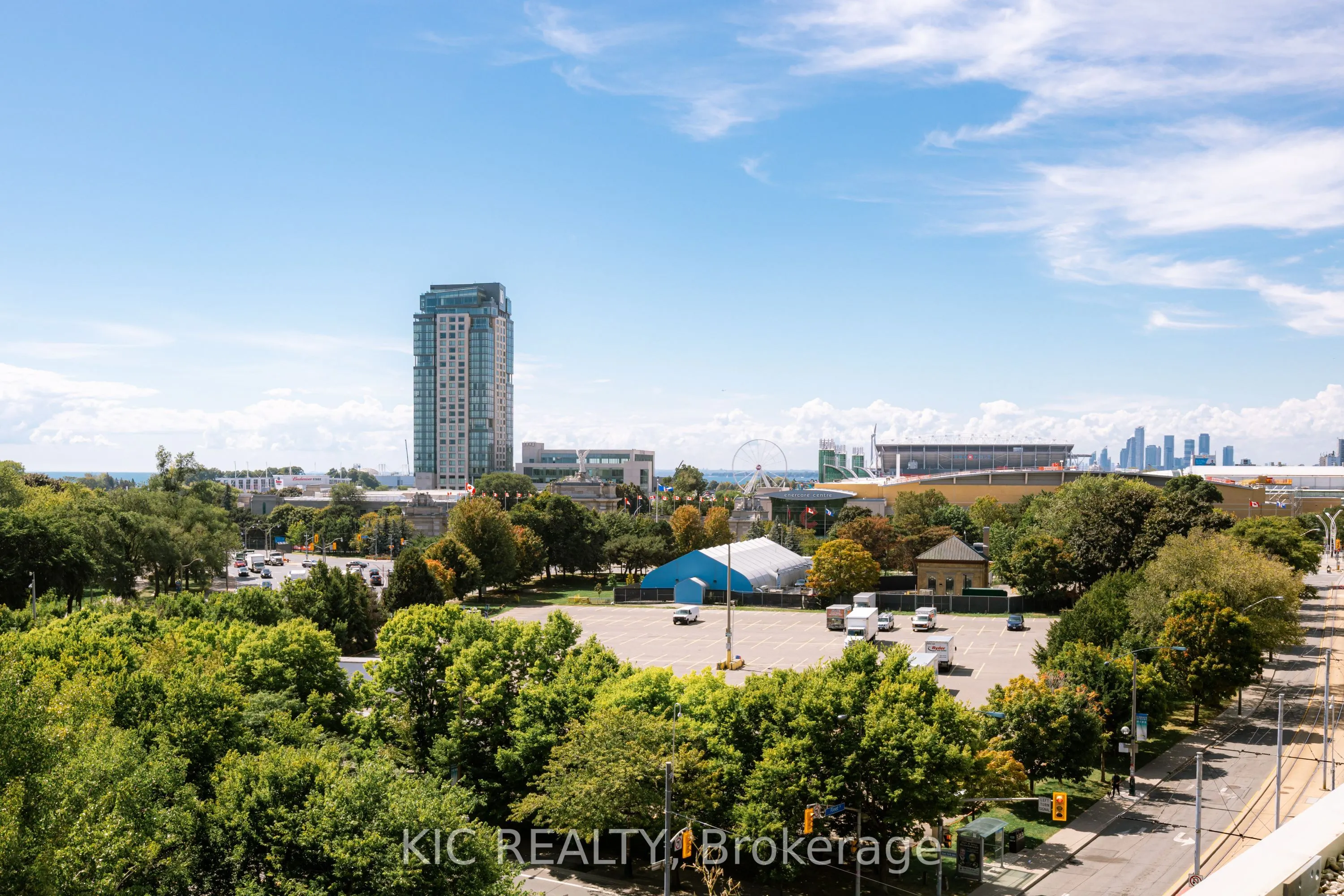 219 Fort York Boulevard, #409