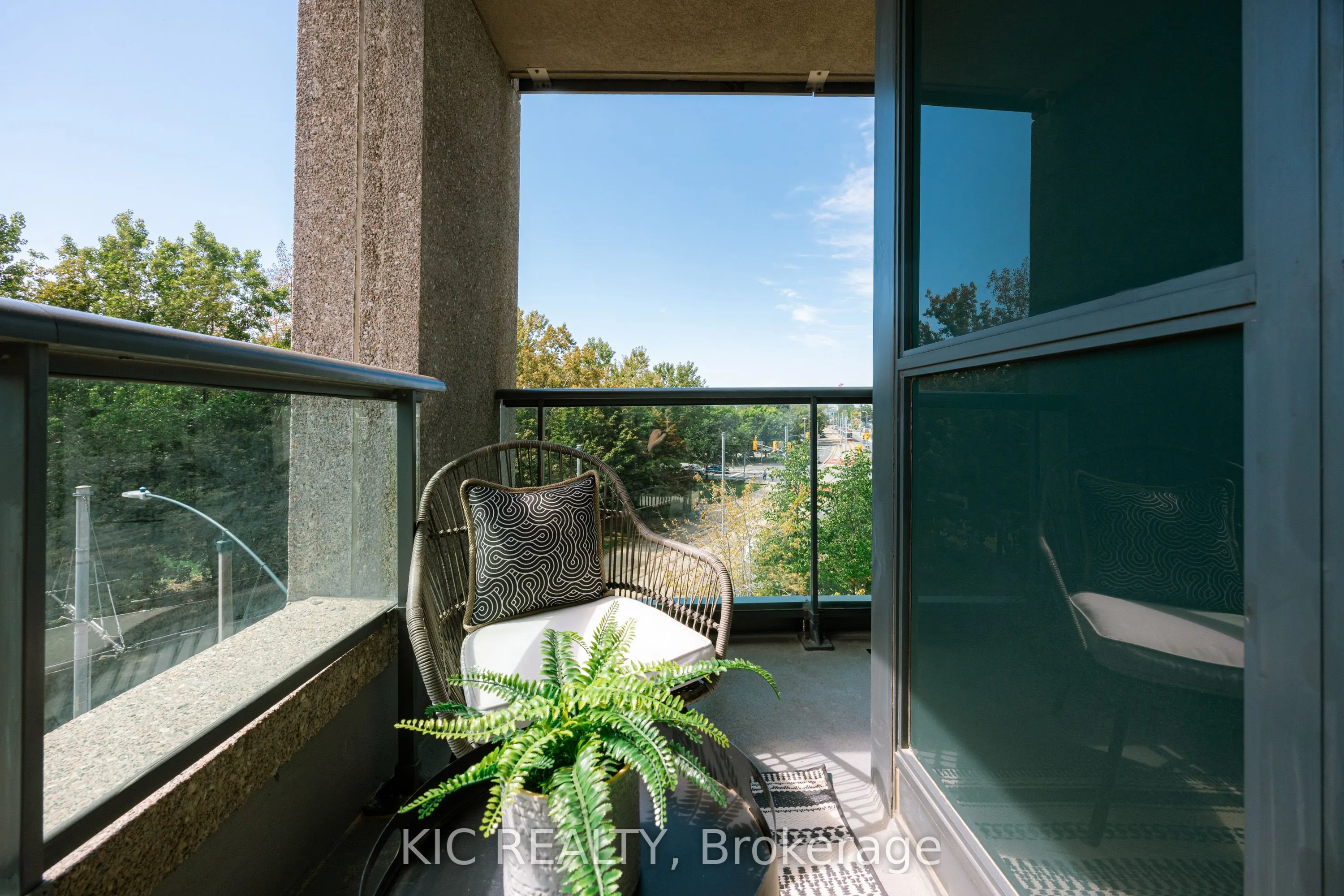 219 Fort York Boulevard, #409