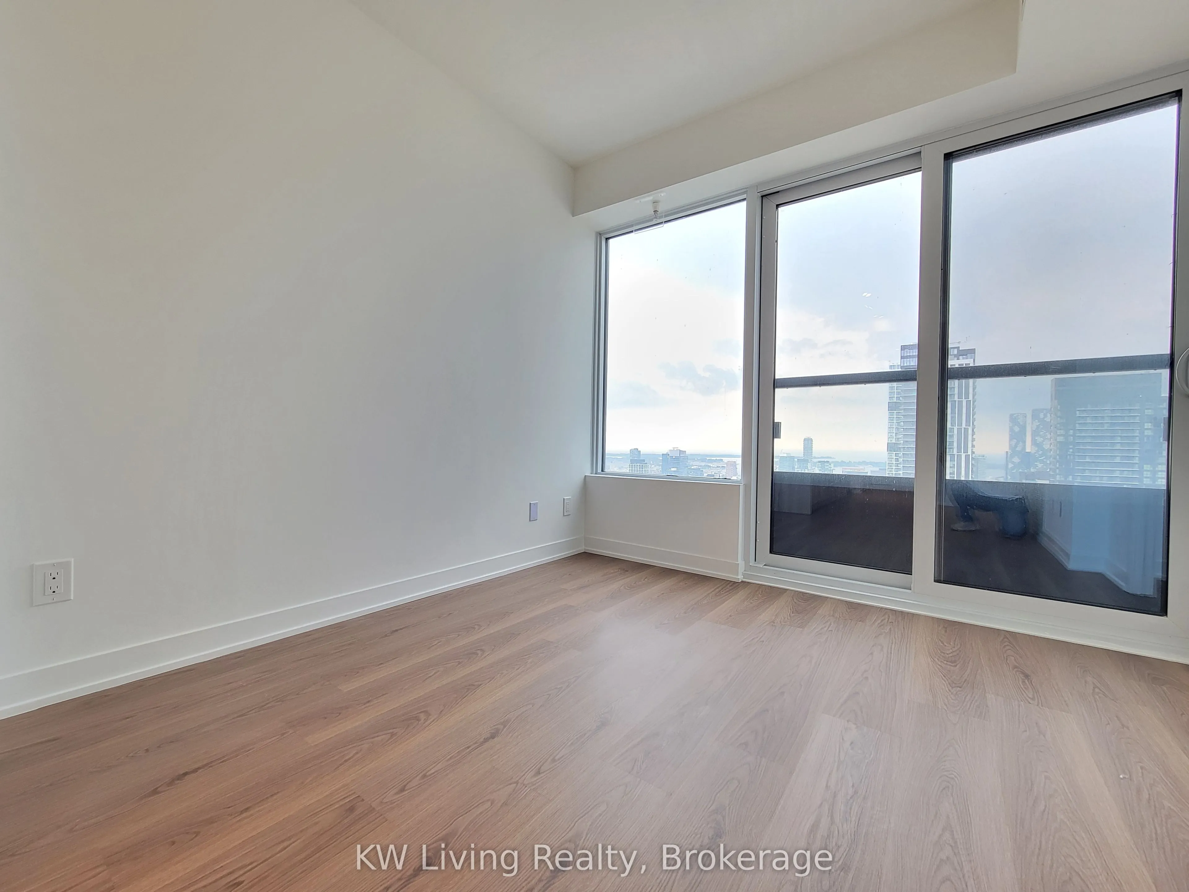 319 Jarvis Street, #4002