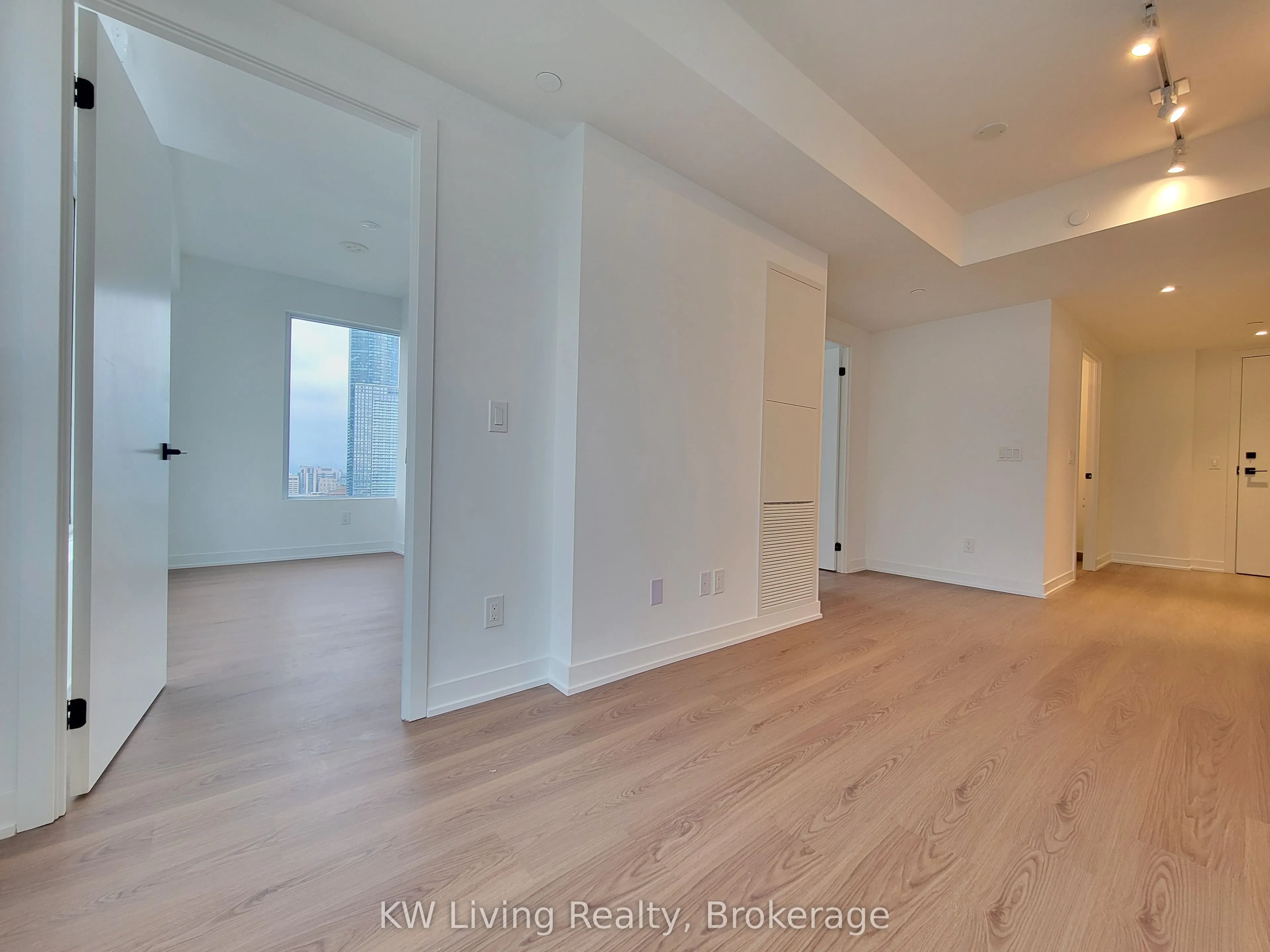 319 Jarvis Street, #4002