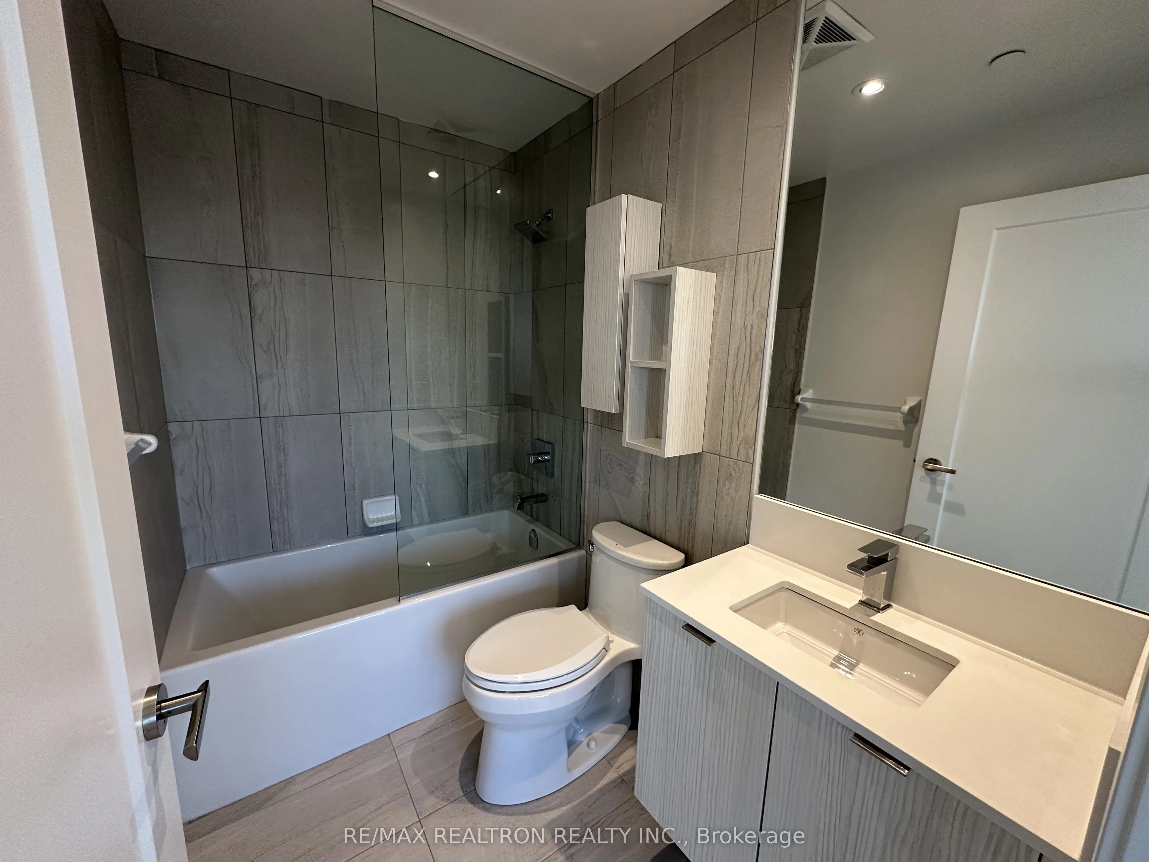 195 Redpath Avenue, #Lph10