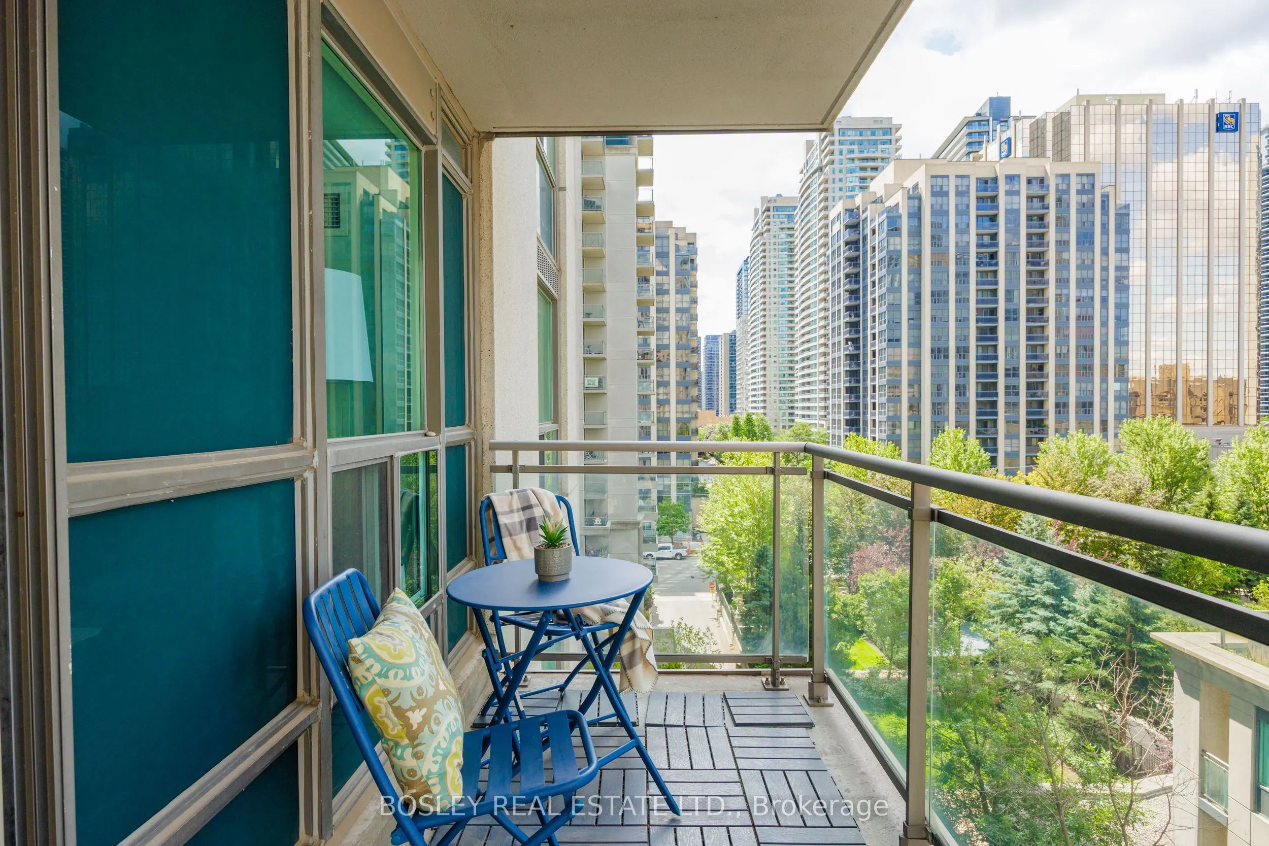 188 Doris Avenue, #703