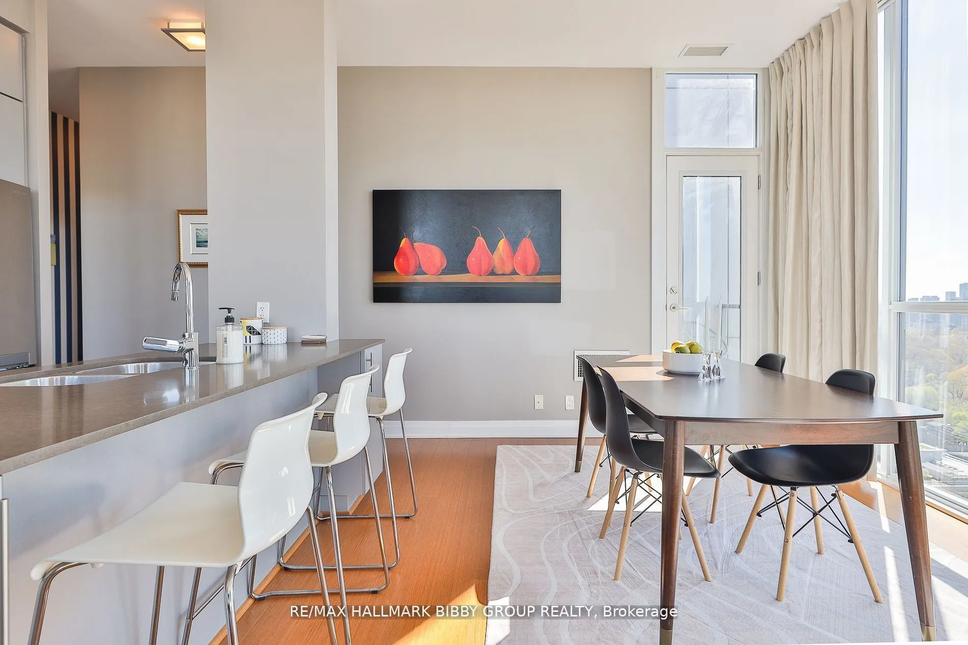 530 St Clair Avenue W, #PH06