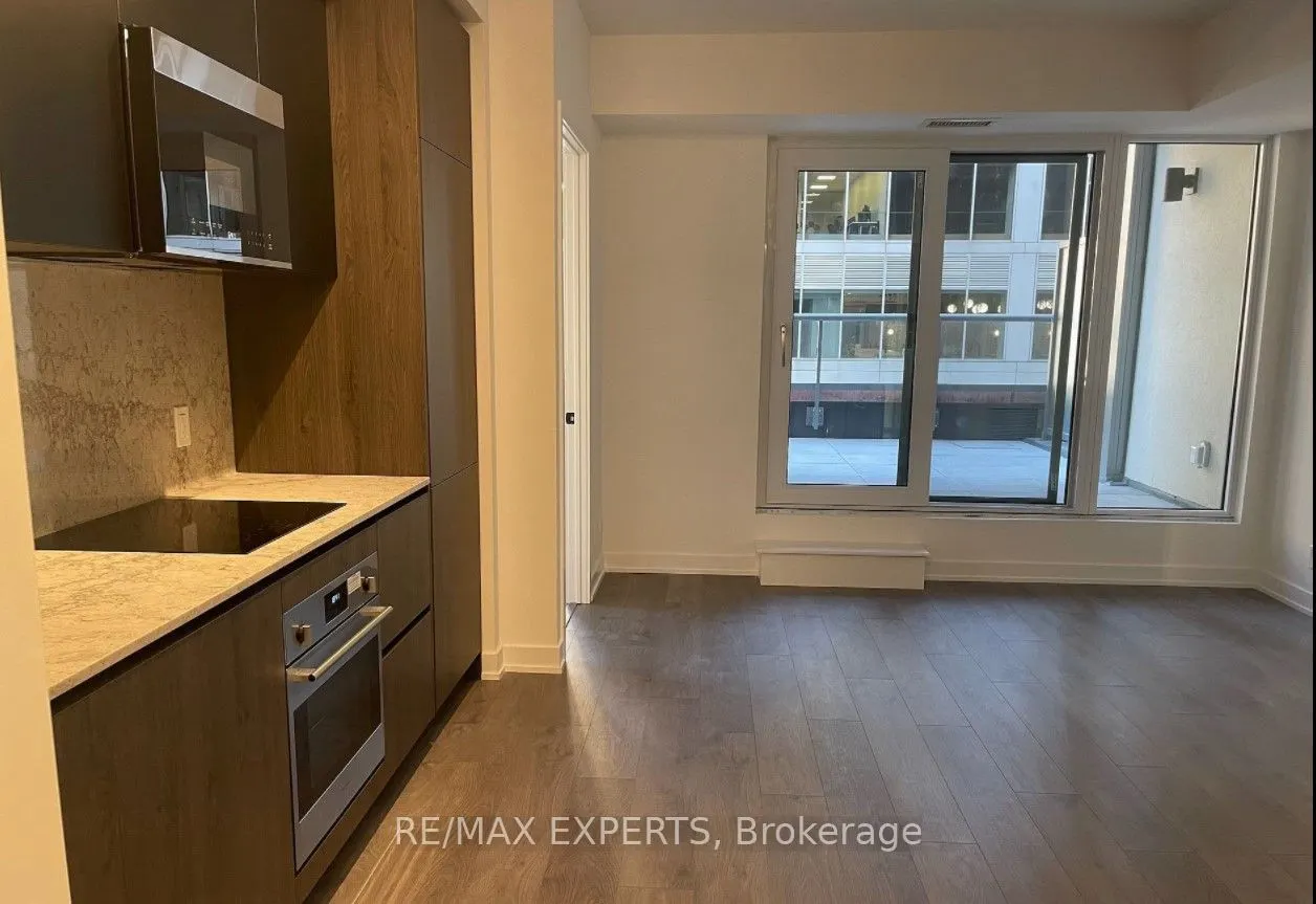 108 Peter Street, #803