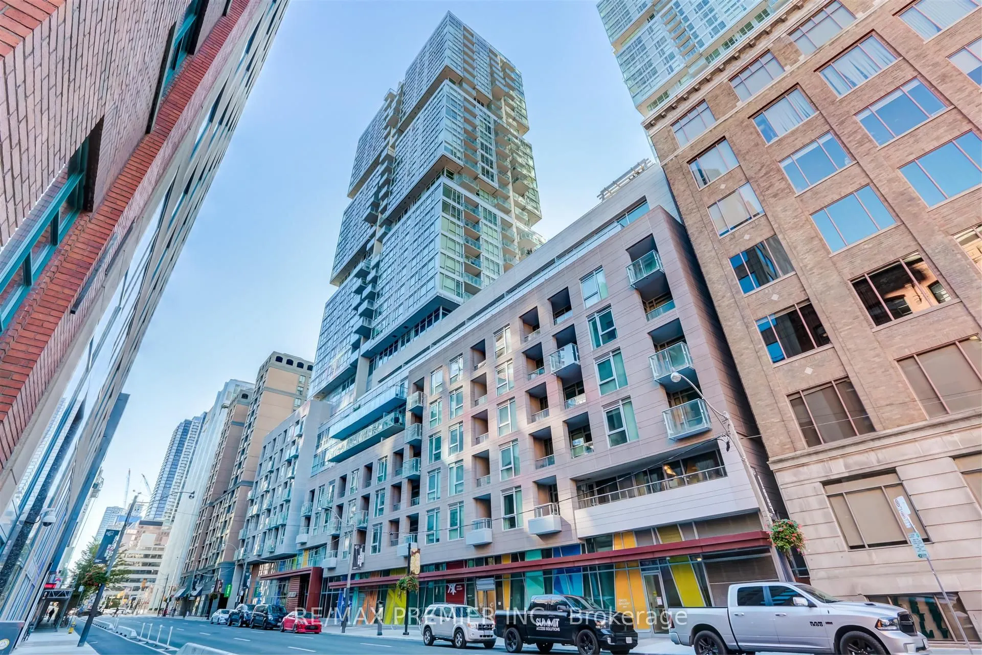 199 Richmond Street W, #403