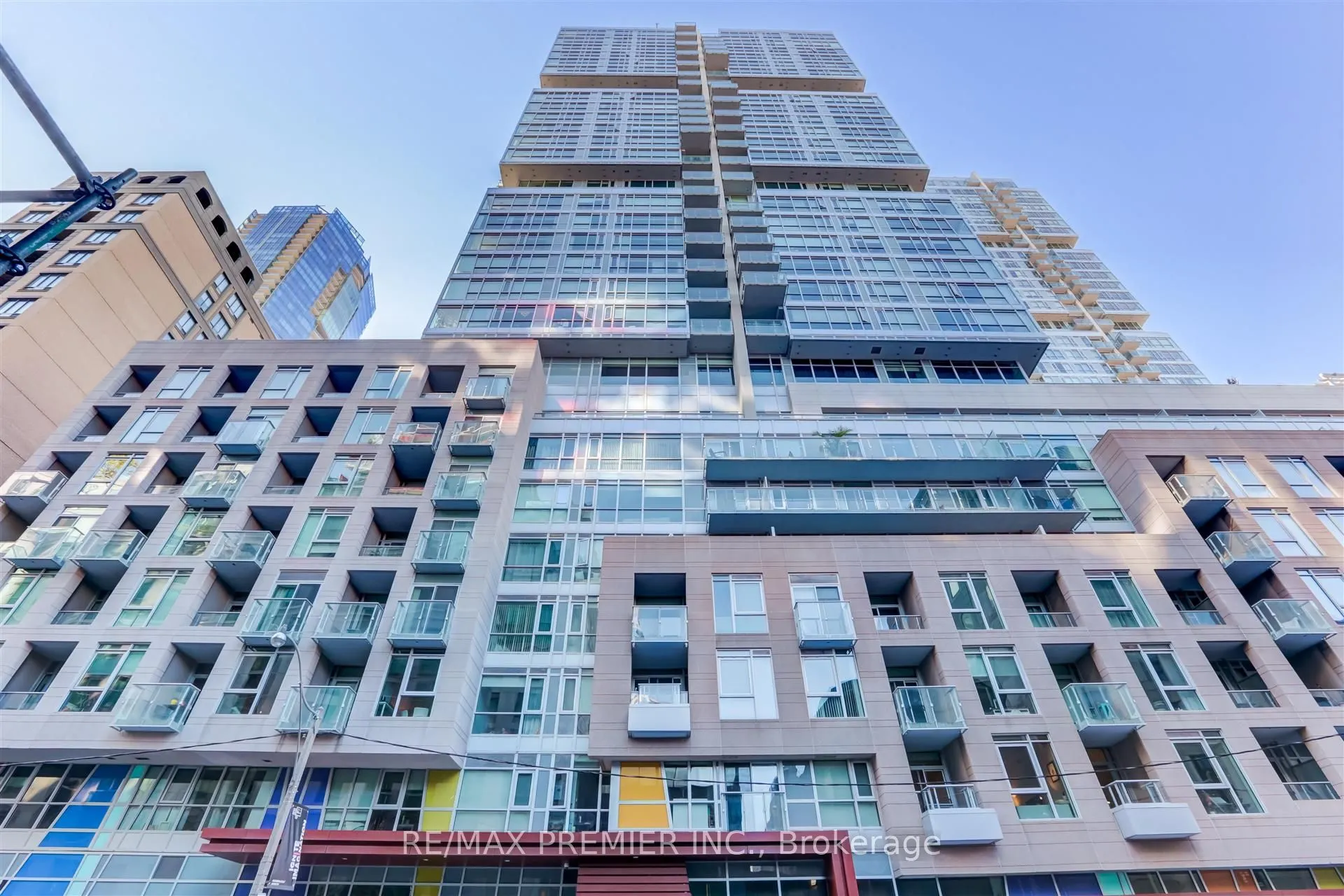 199 Richmond Street W, #403