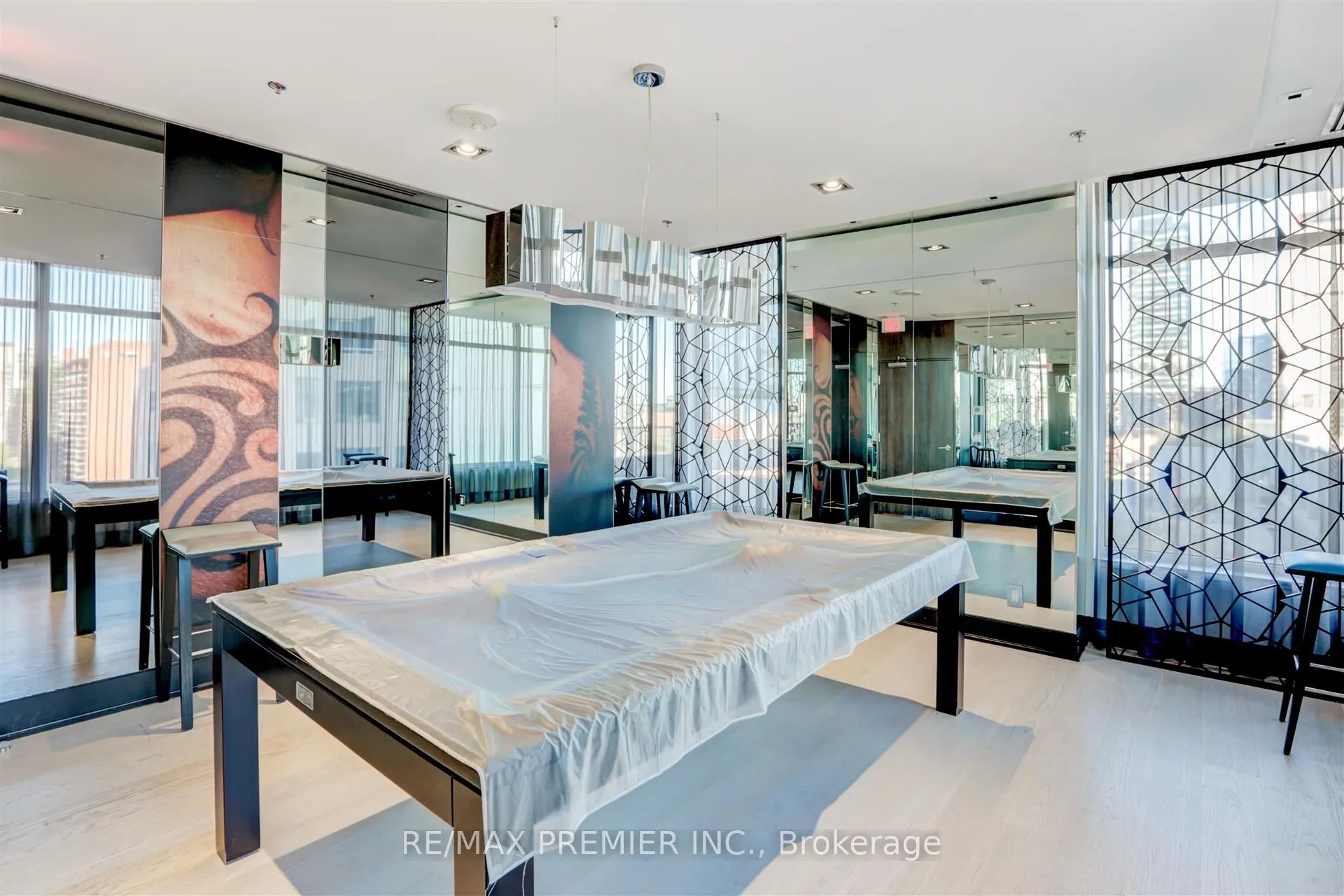 199 Richmond Street W, #403