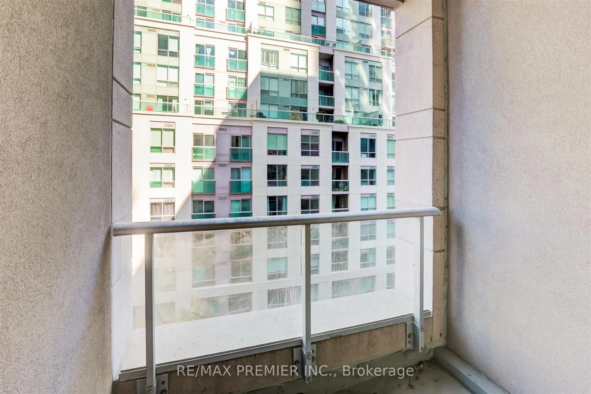 199 Richmond Street W, #403