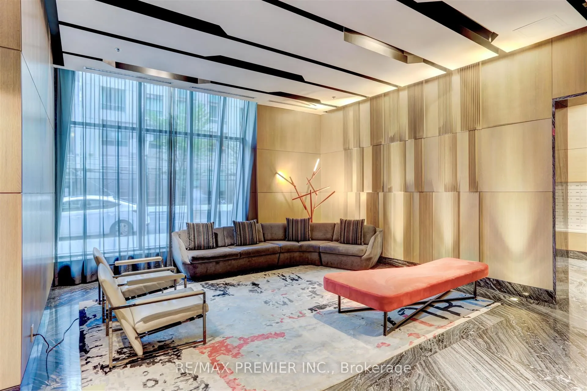 199 Richmond Street W, #403