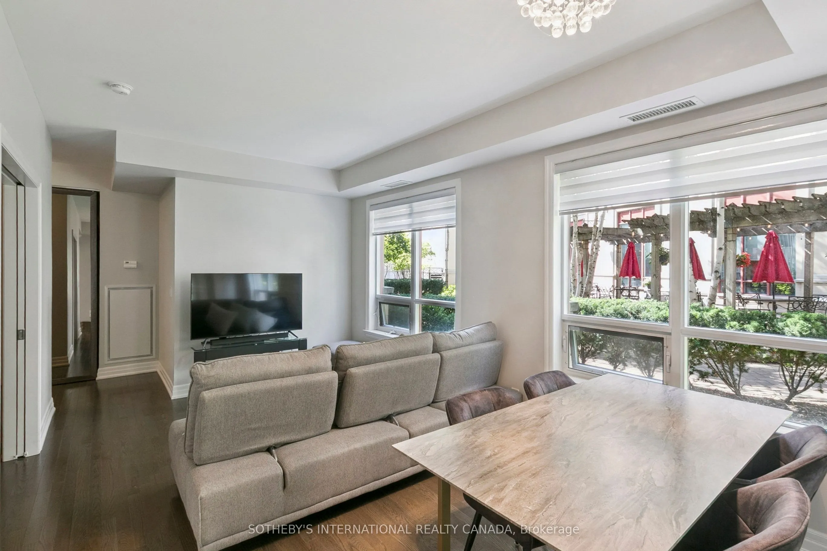15 Rean Drive, #102