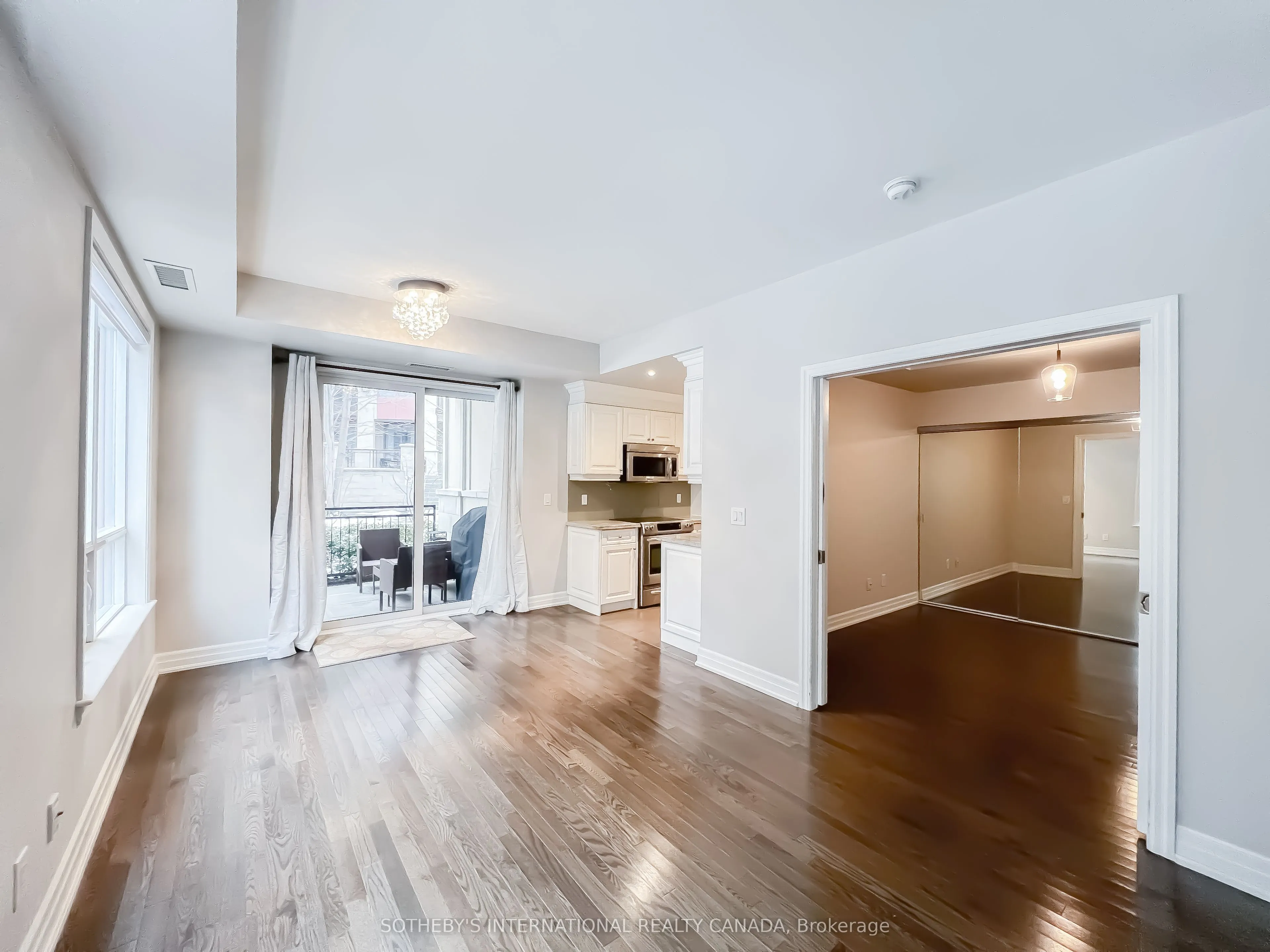 15 Rean Drive, #102