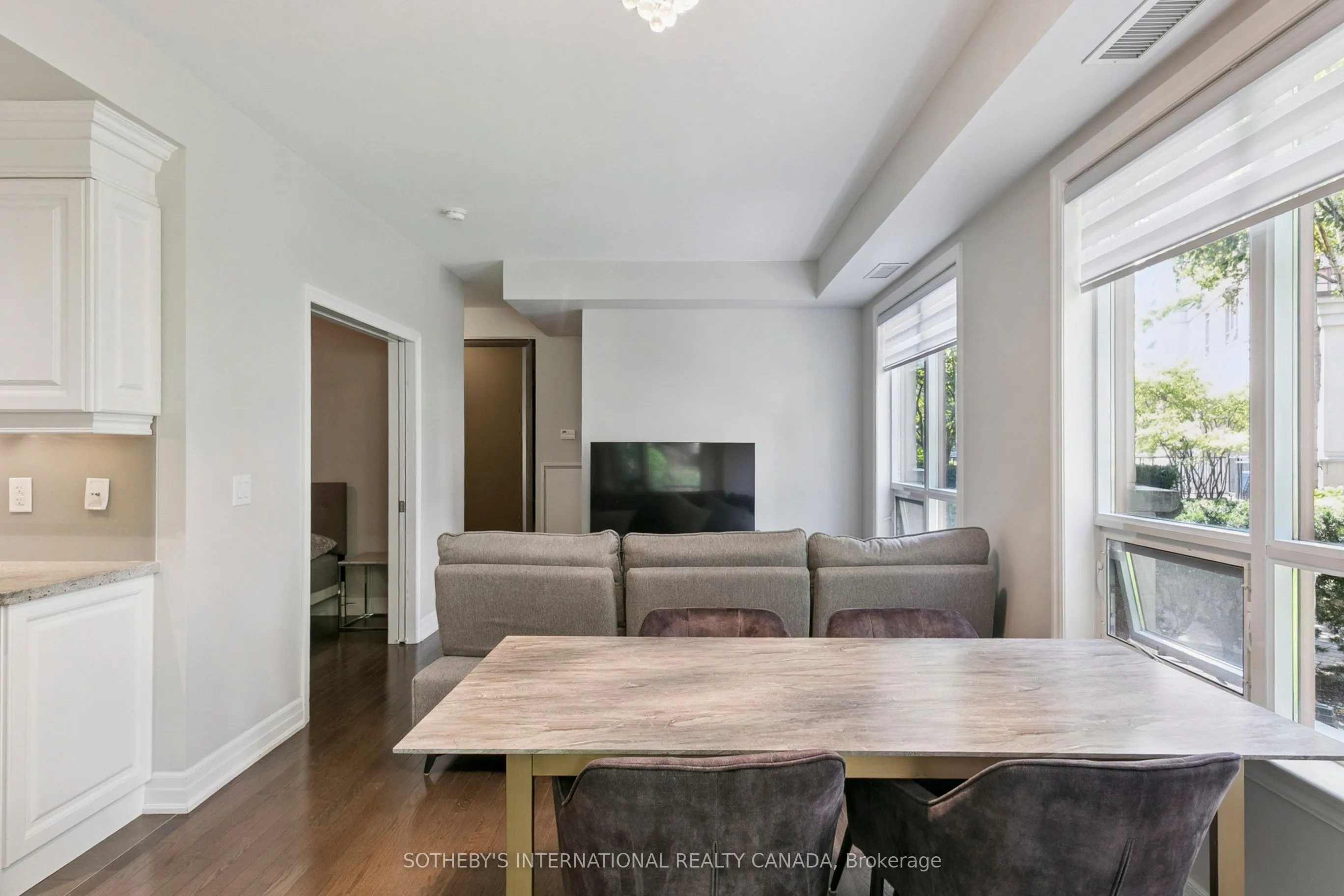 15 Rean Drive, #102