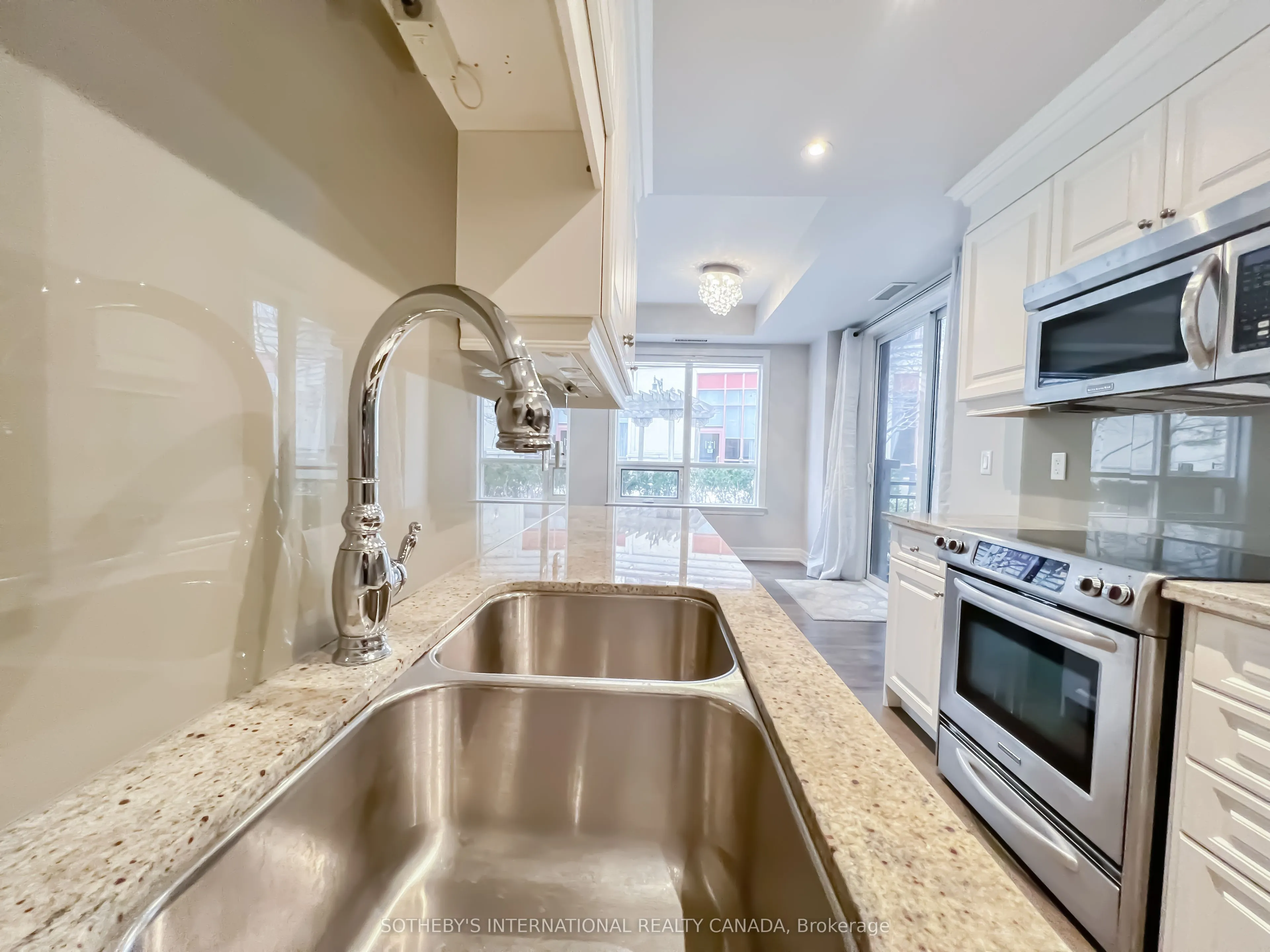 15 Rean Drive, #102