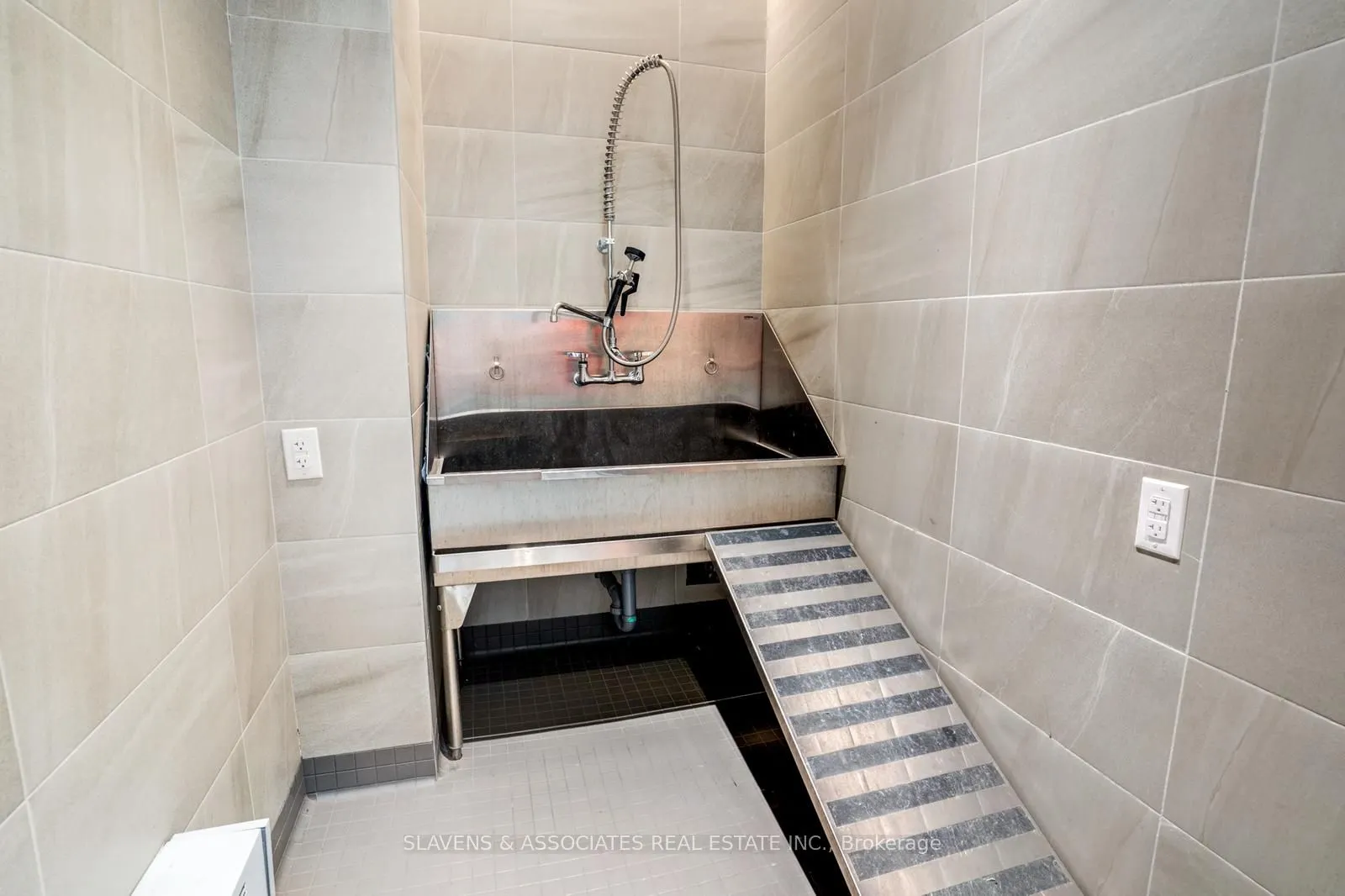 280 Howland Avenue, #428
