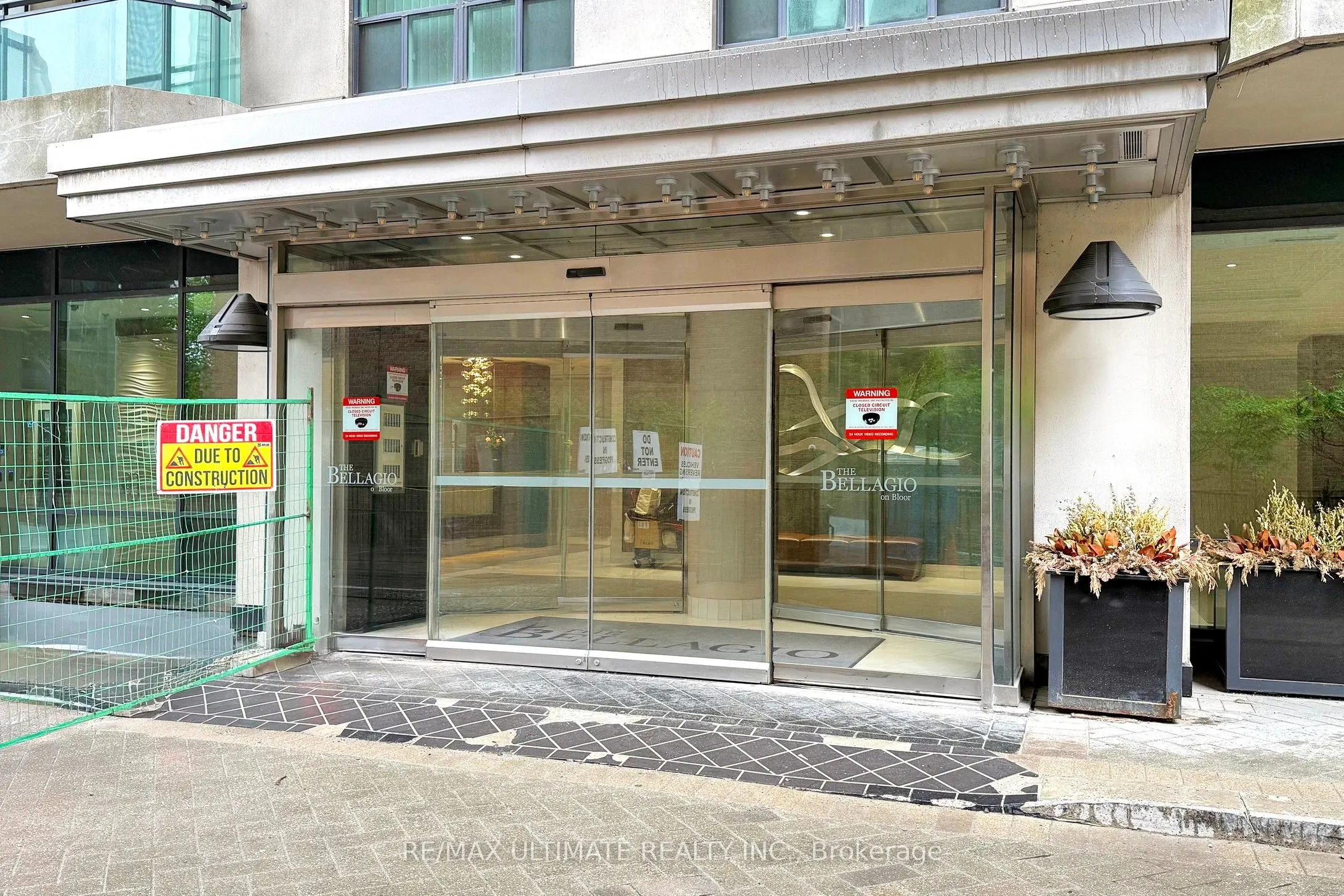 300 Bloor Street E, #1113