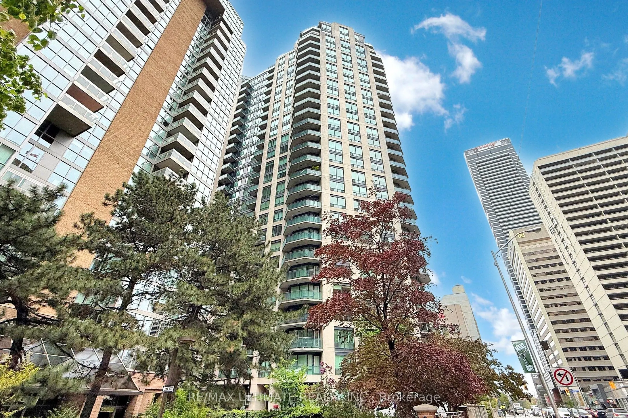 300 Bloor Street E, #1113