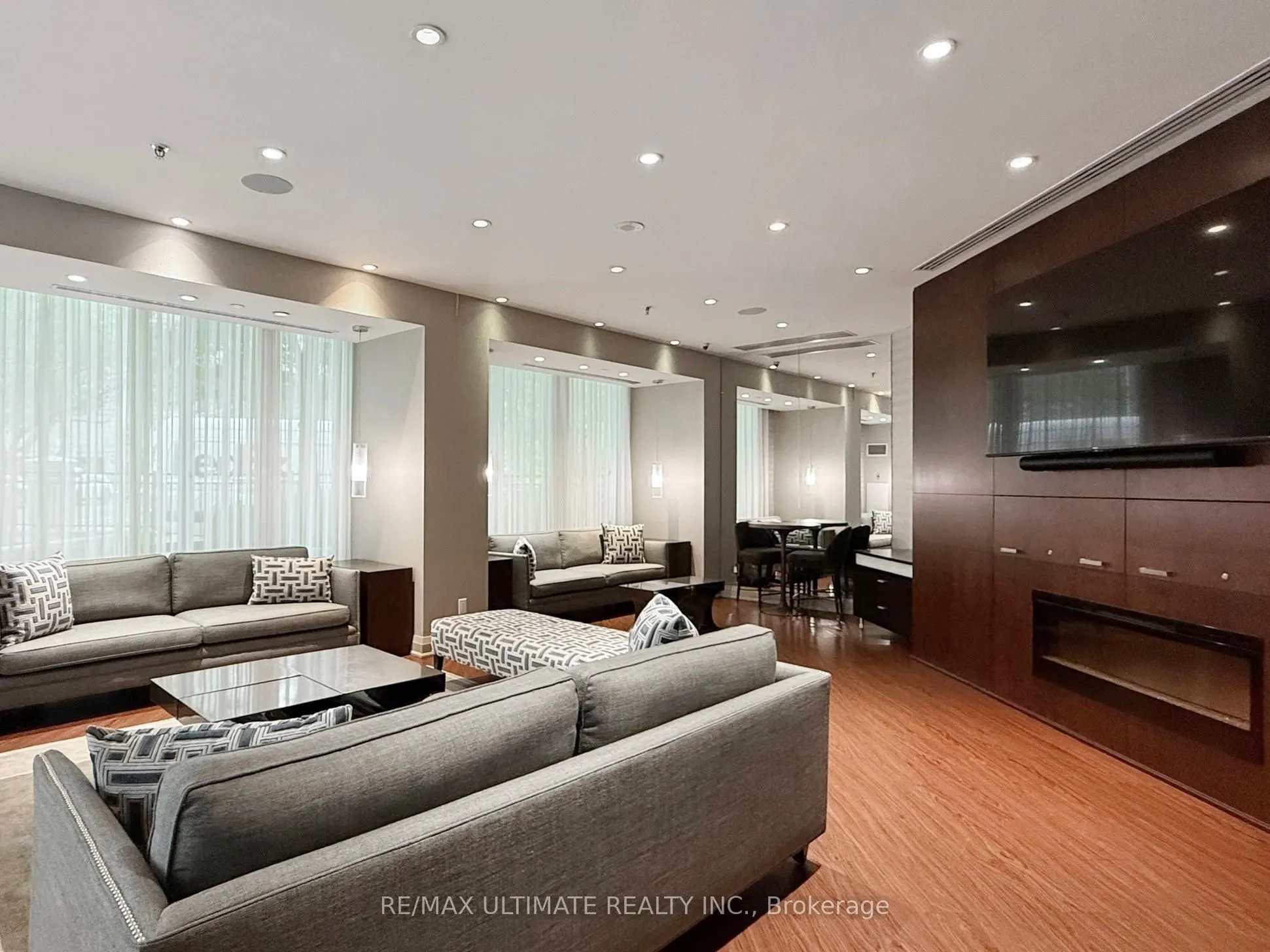 300 Bloor Street E