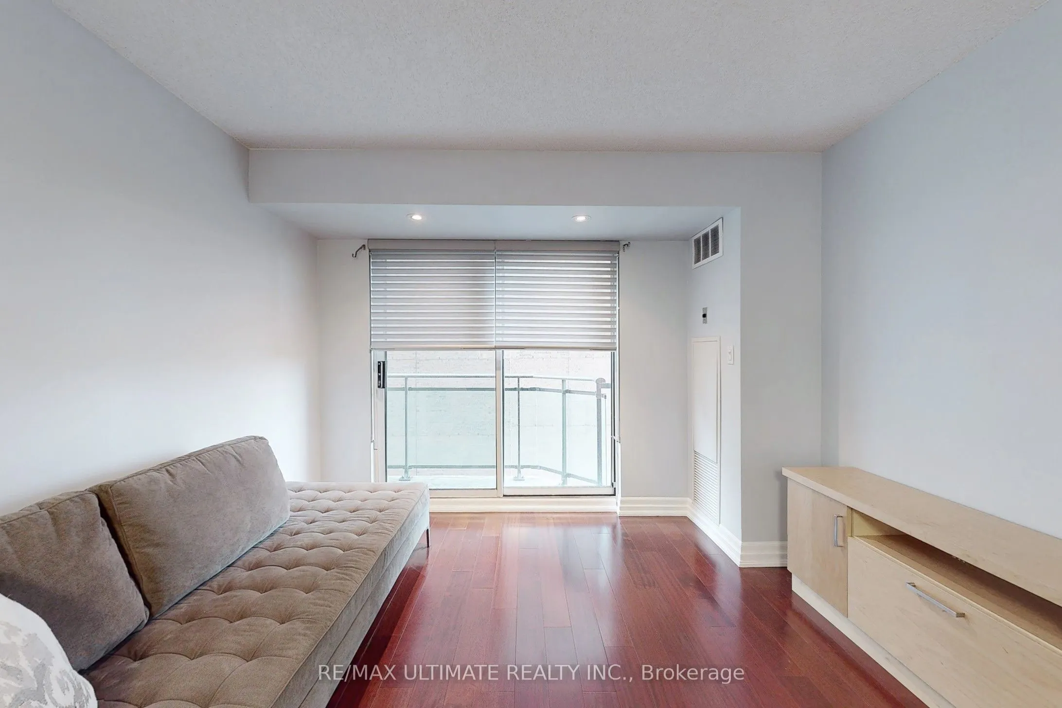 300 Bloor Street E, #1113