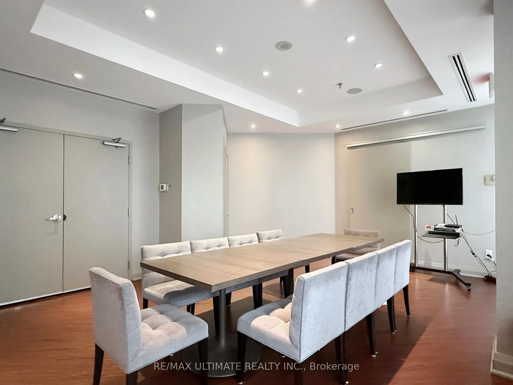 300 Bloor Street E