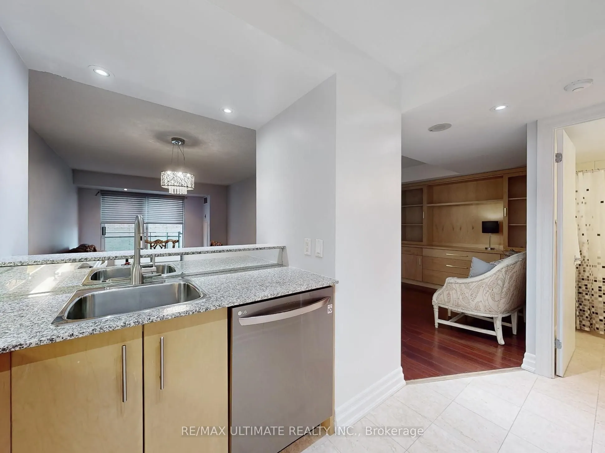 300 Bloor Street E