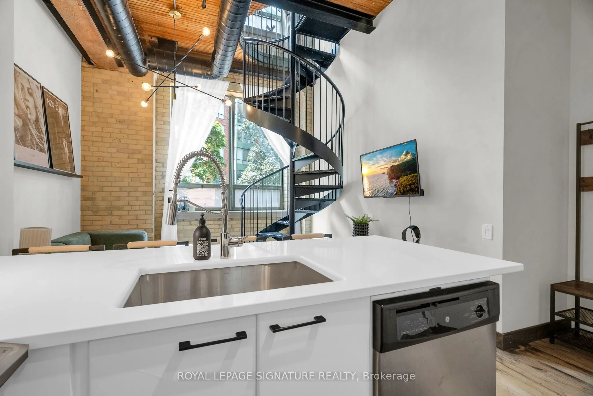 781 King Street W, #206