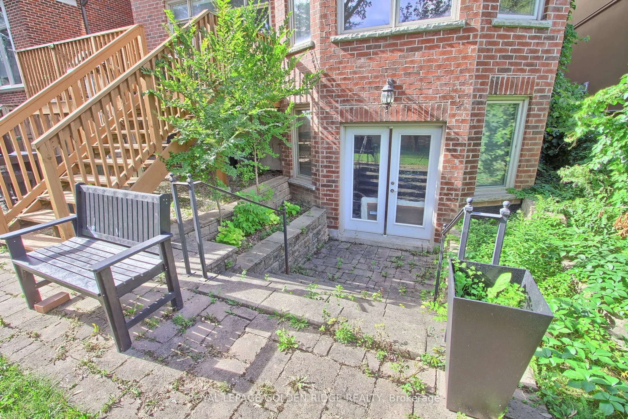 99 Bannockburn Avenue
