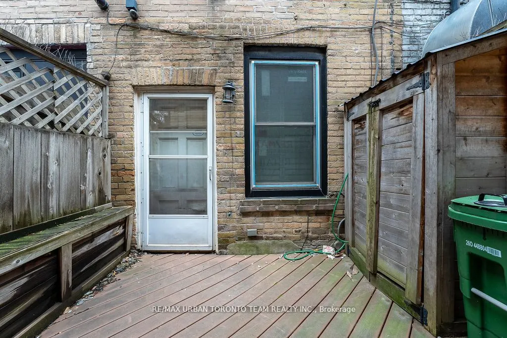 502 King Street E