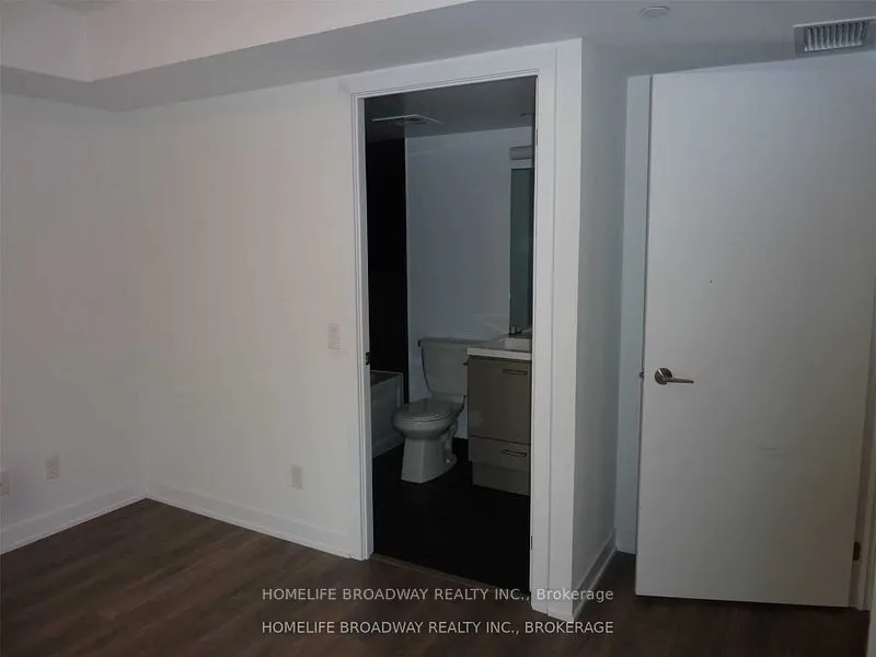 87 Peter Street, #813