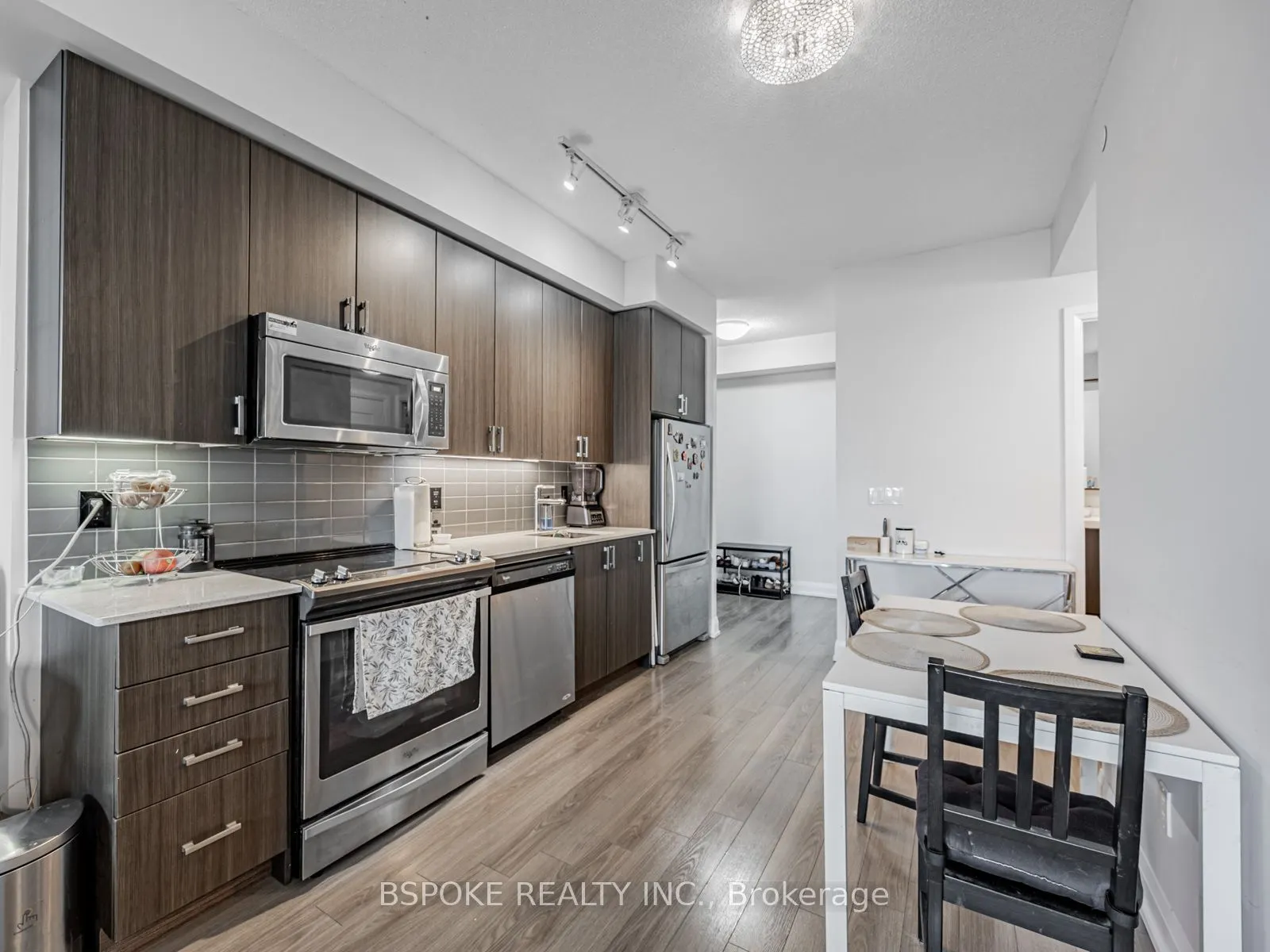 18 Graydon Hall Drive, #1701