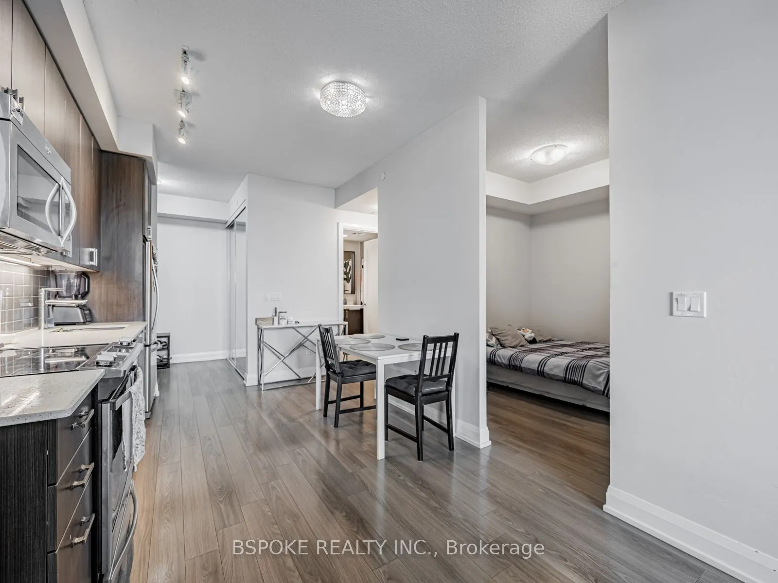 18 Graydon Hall Drive, #1701