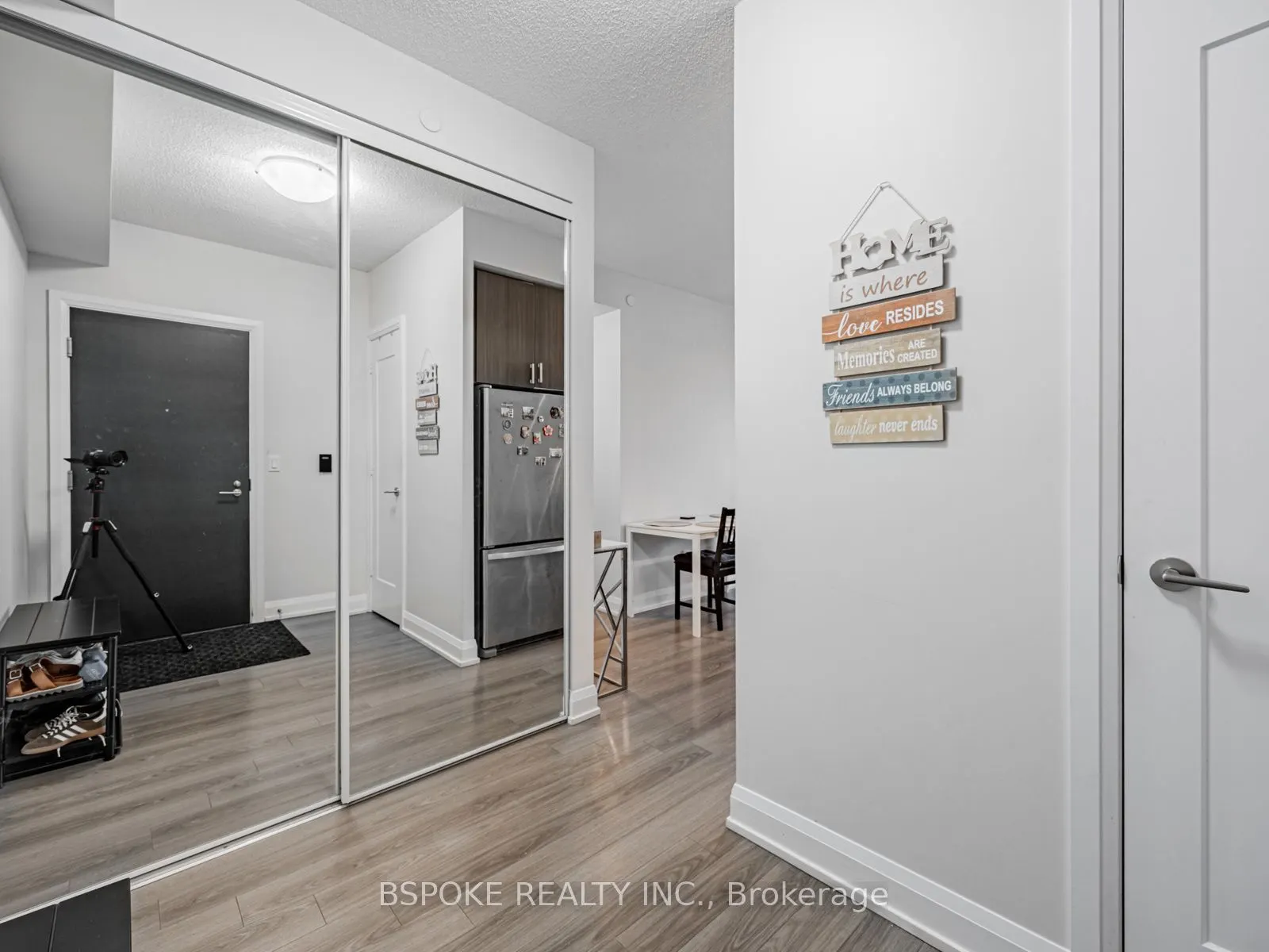 18 Graydon Hall Drive, #1701