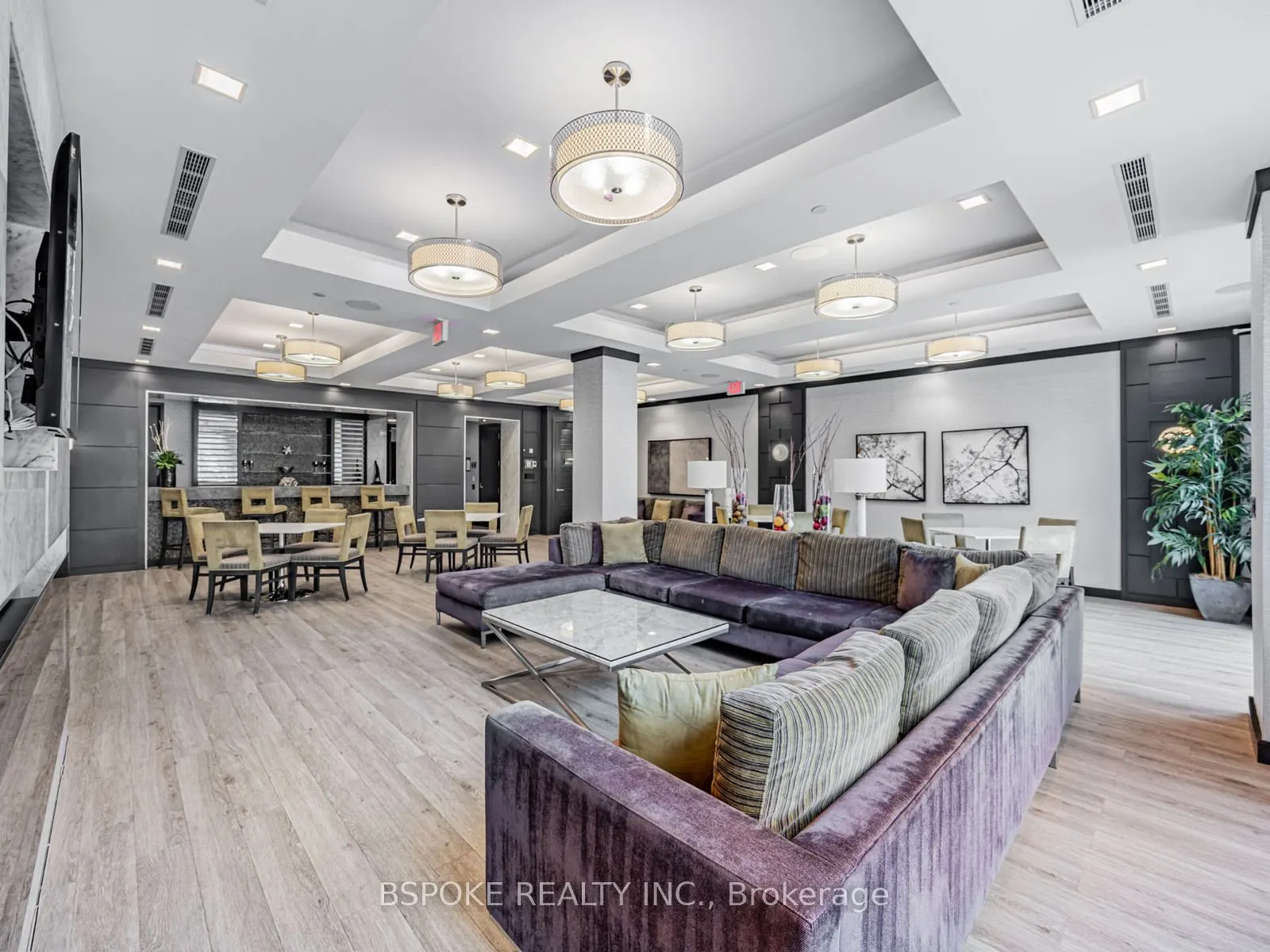 18 Graydon Hall Drive, #1701
