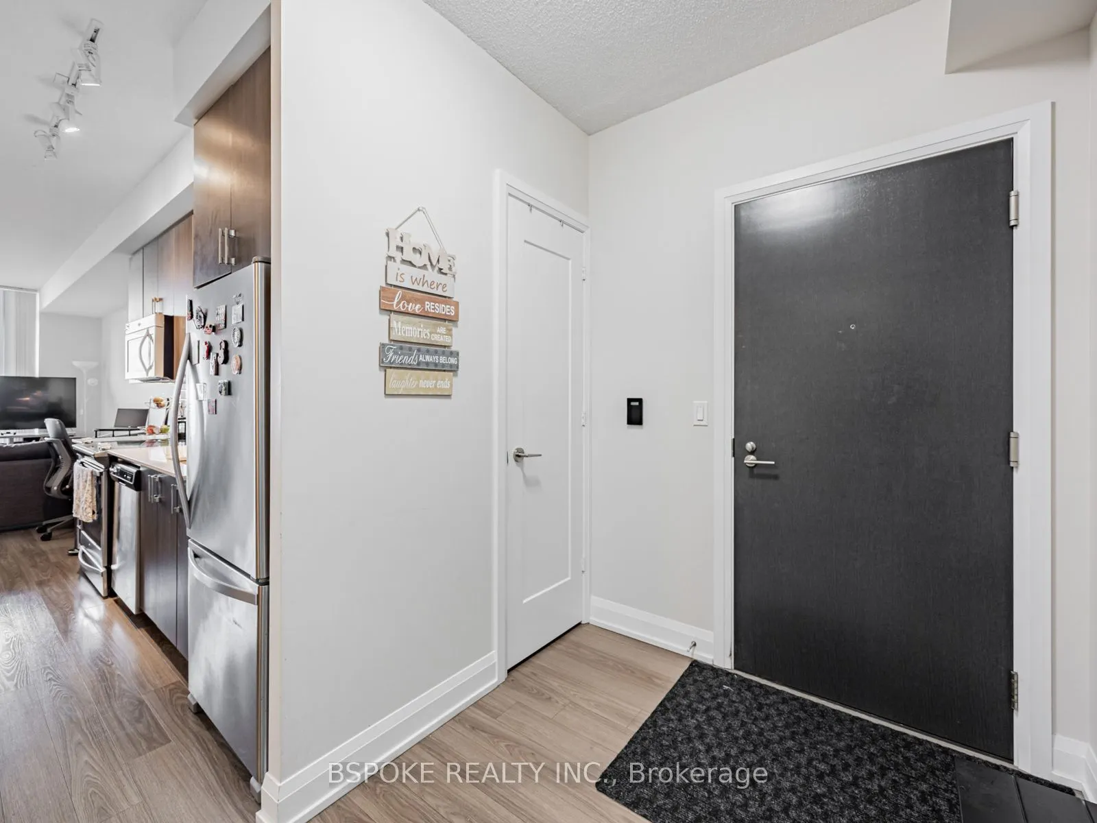 18 Graydon Hall Drive, #1701