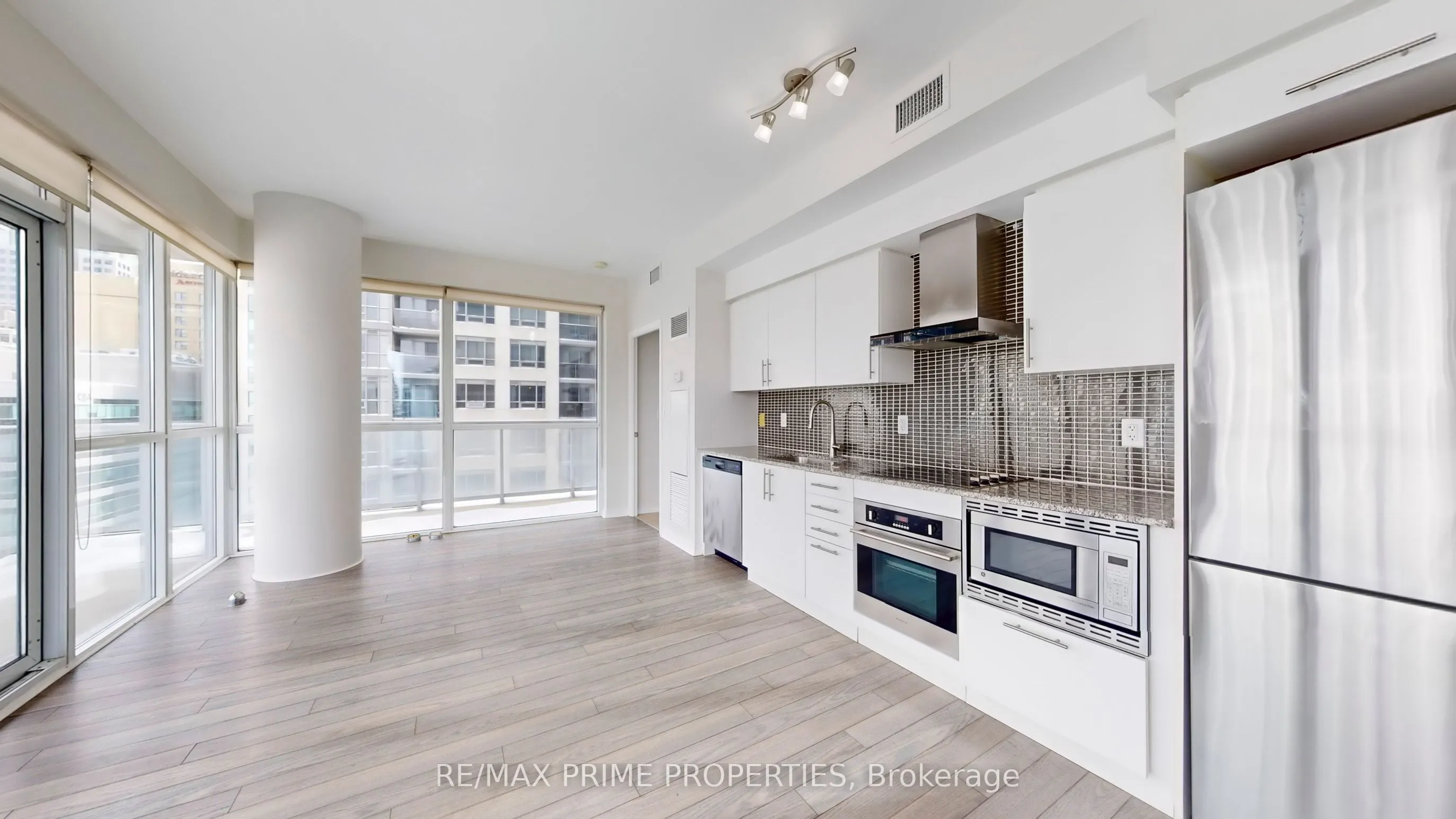 352 Front Street W, #1116