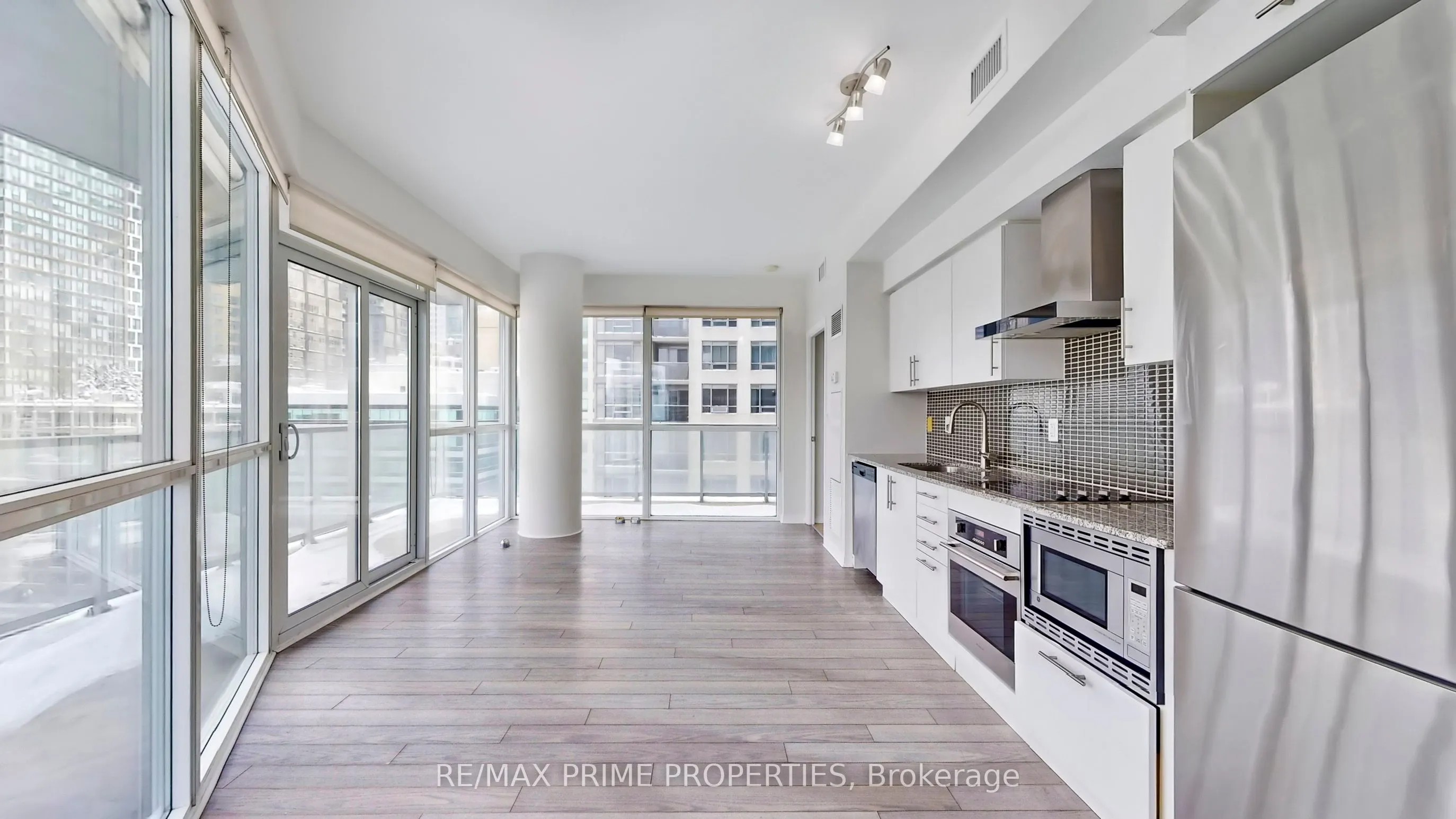 352 Front Street W, #1116
