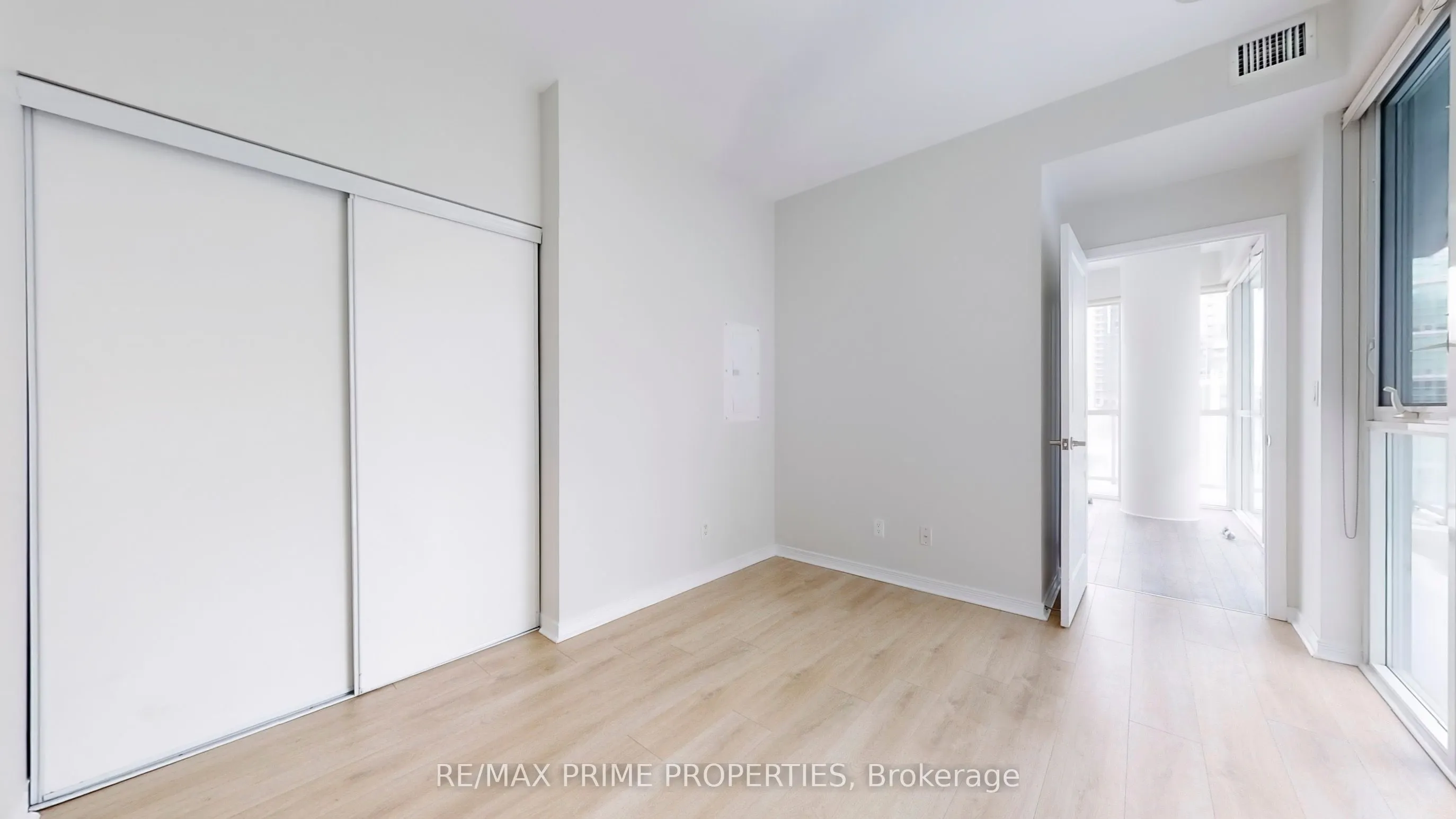 352 Front Street W, #1116