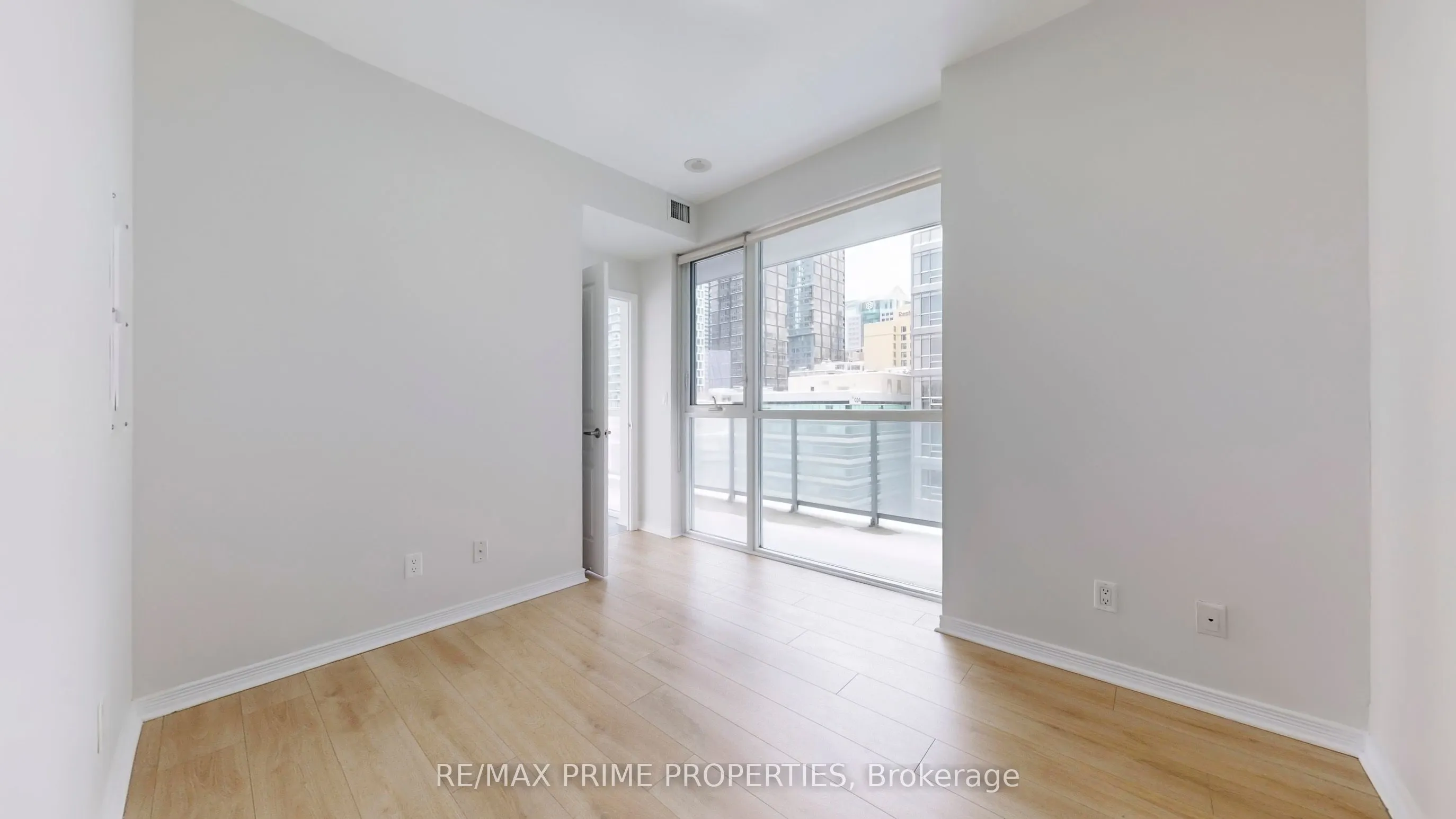 352 Front Street W, #1116
