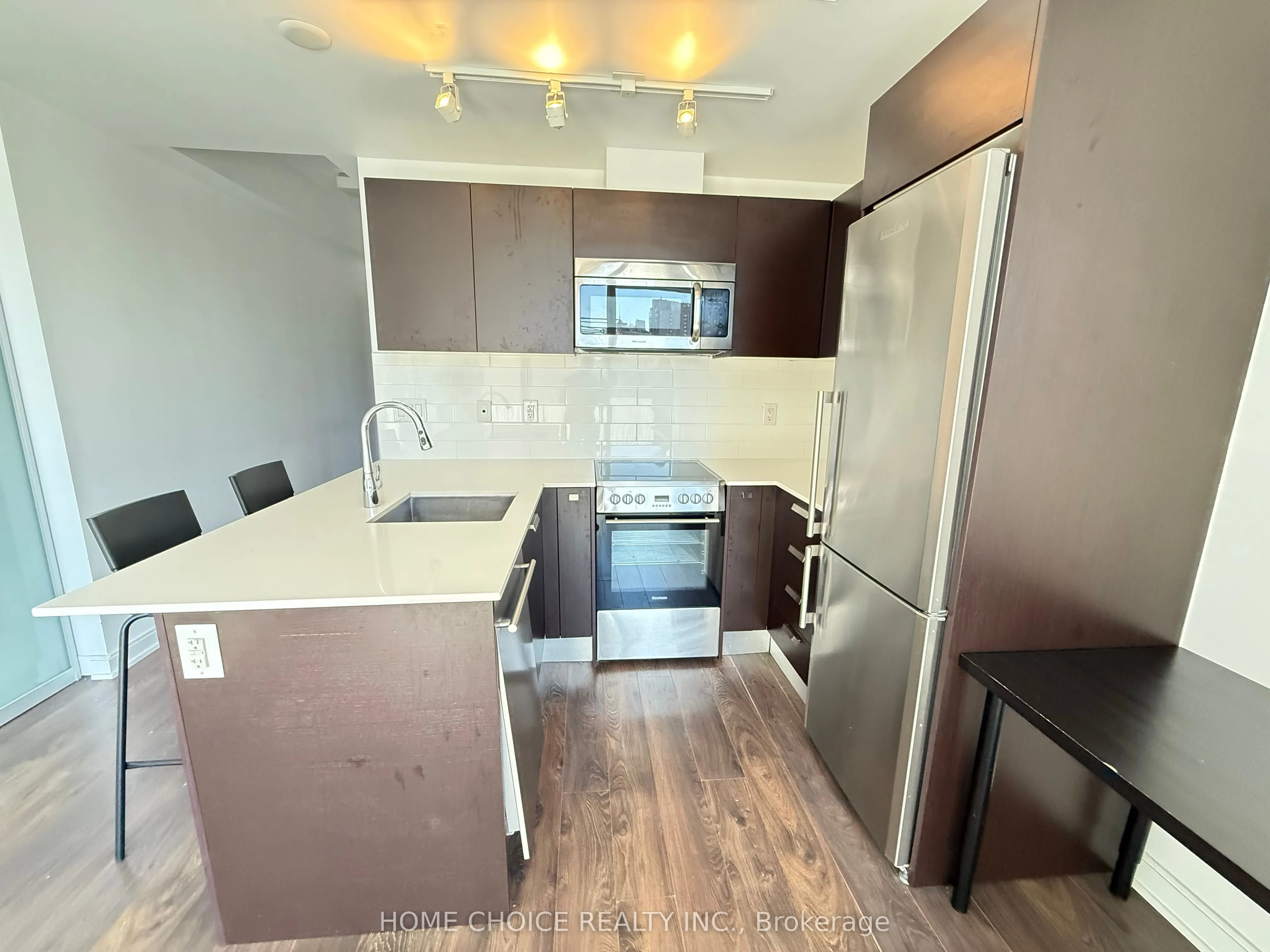 42 Charles Street E, #1405