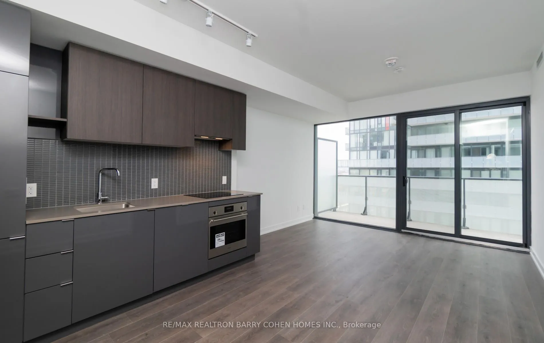 161 Roehampton Avenue, #1807