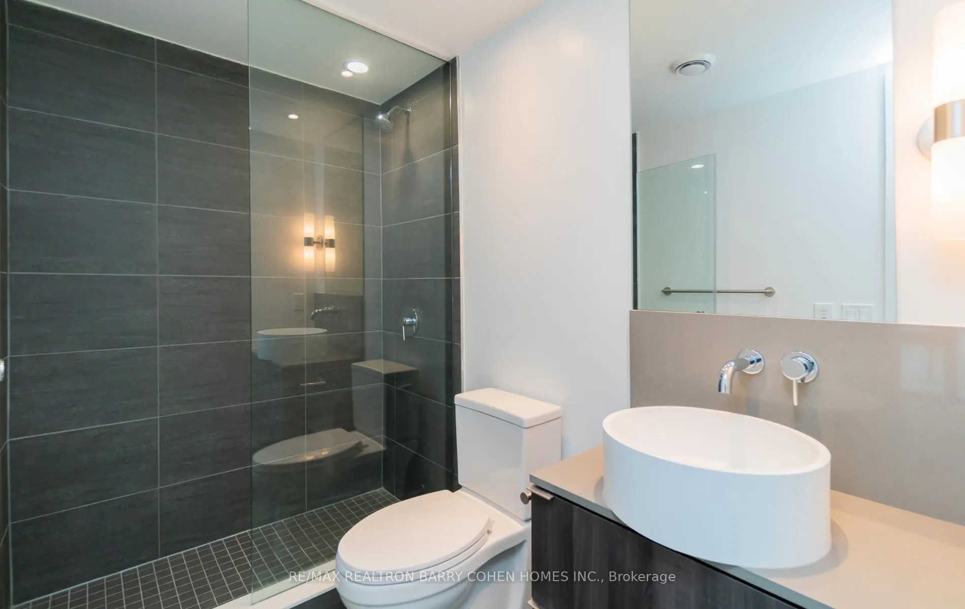 161 Roehampton Avenue, #1807