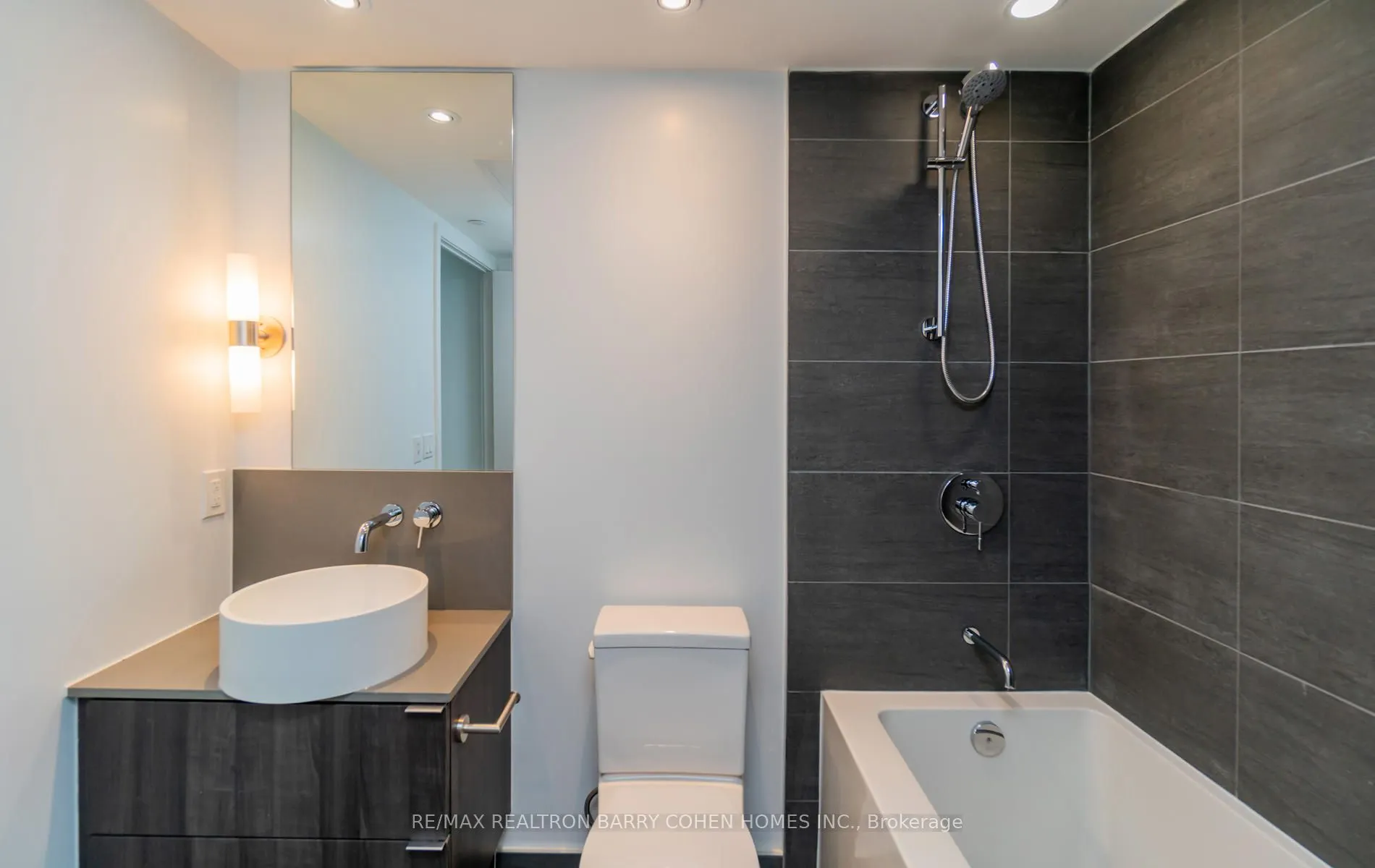 161 Roehampton Avenue, #1807