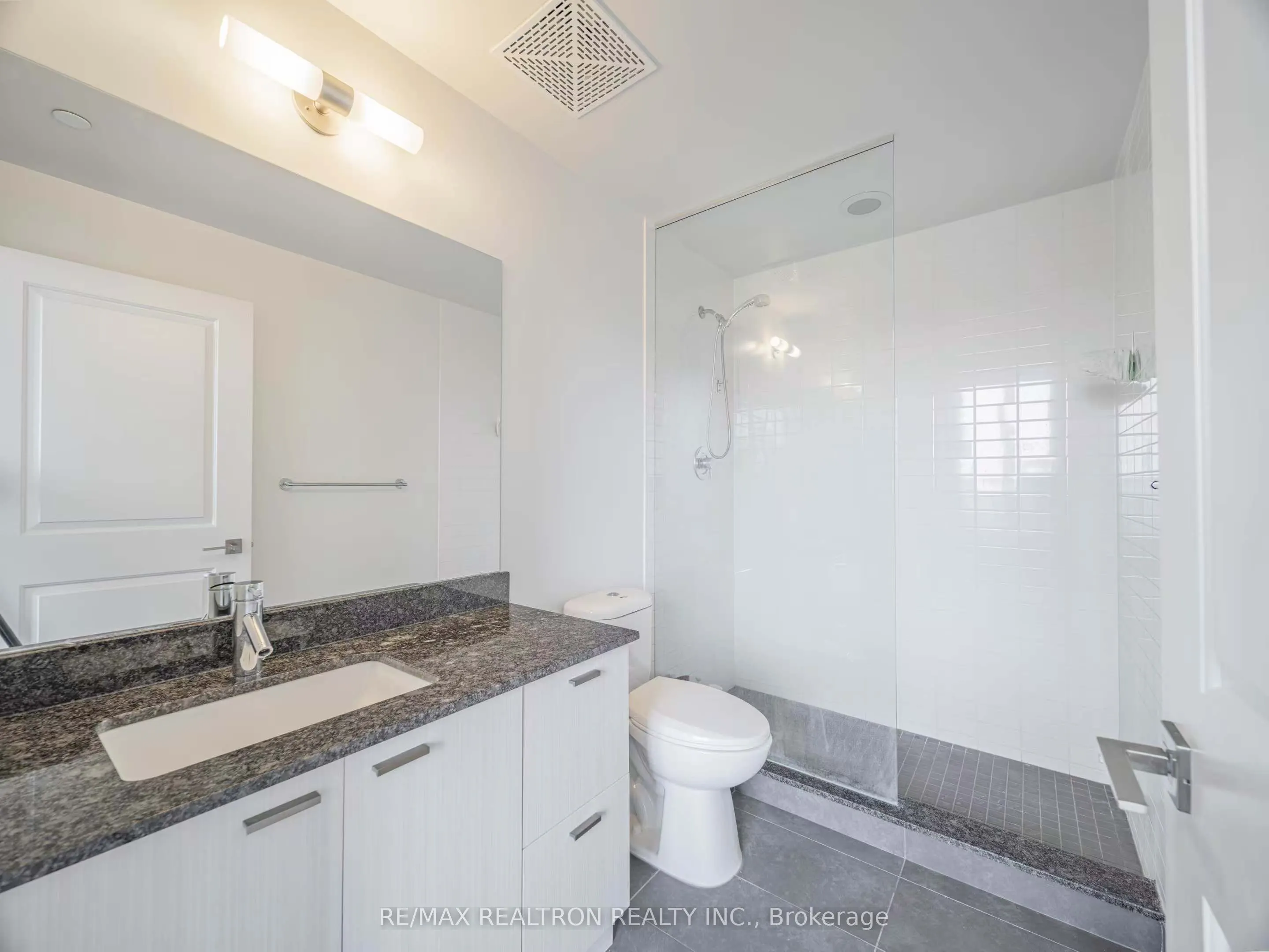 88 Sheppard Avenue E, #2807