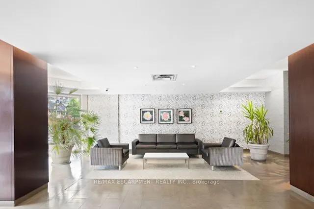 705 King Street W, #907